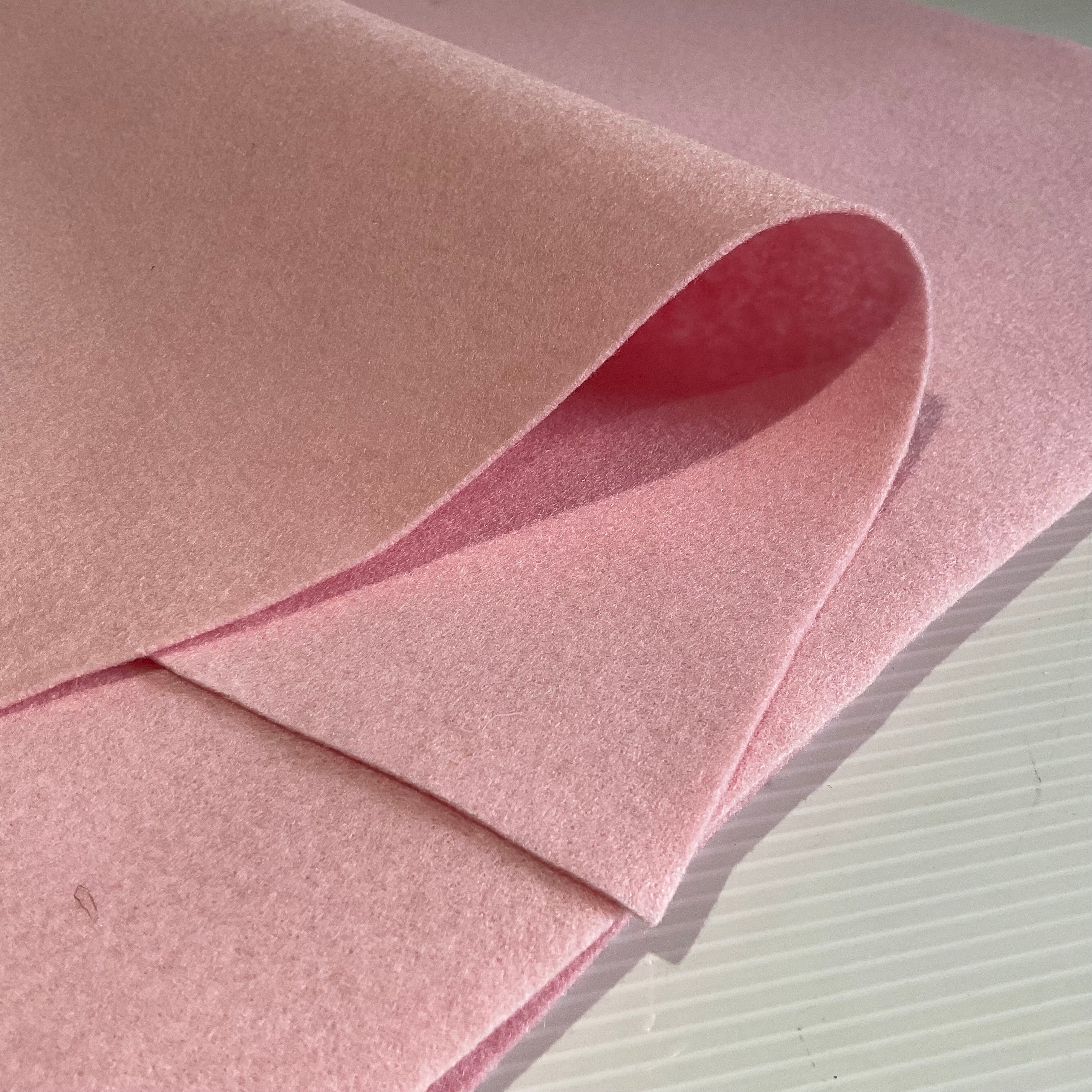 Oscar & Ivy Wool blend Viscose Mix Felt 36' Wide Fabric M1980