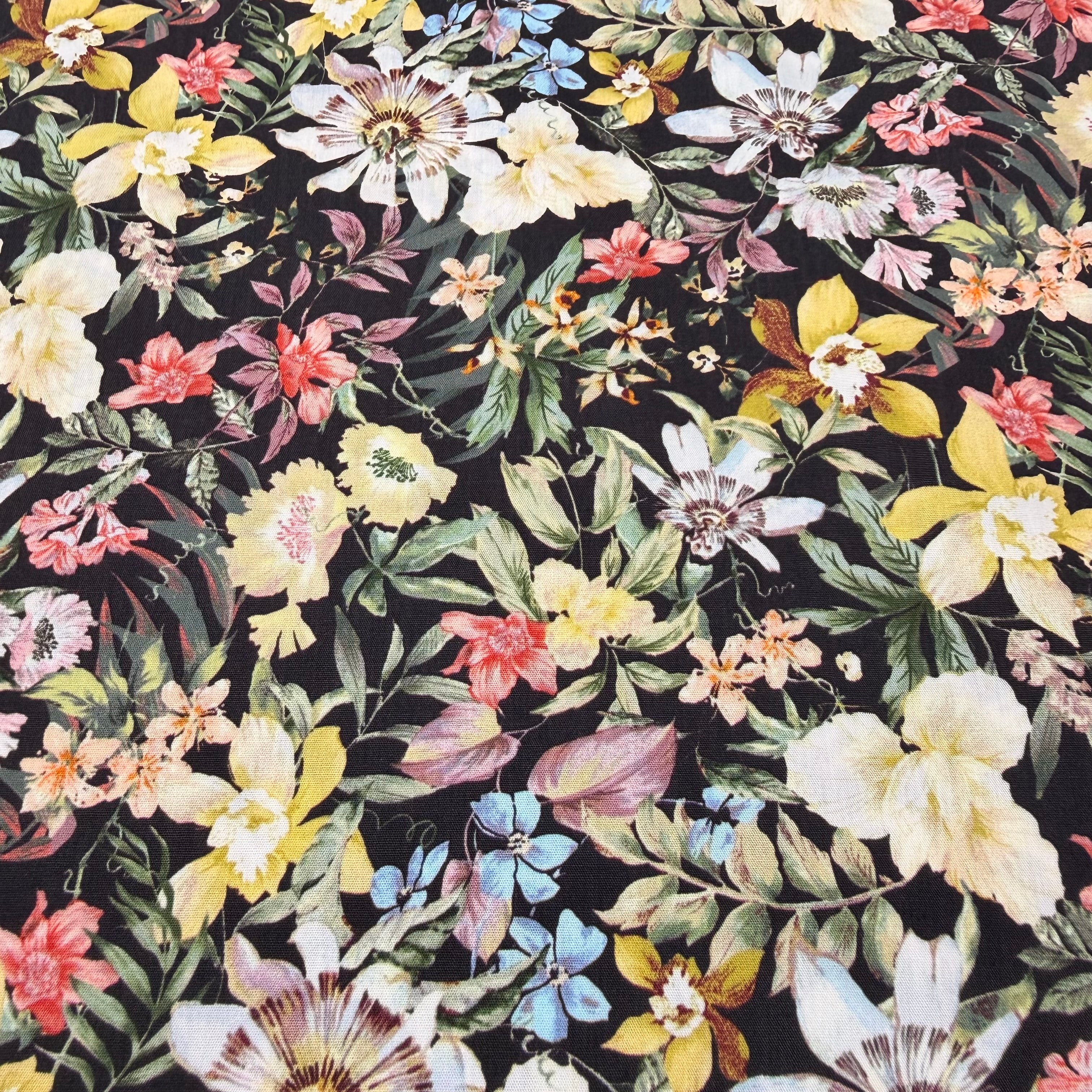 Bright Botanical floral Cotton Print Fabric – 100% Cotton - 147cm Wide - M2128