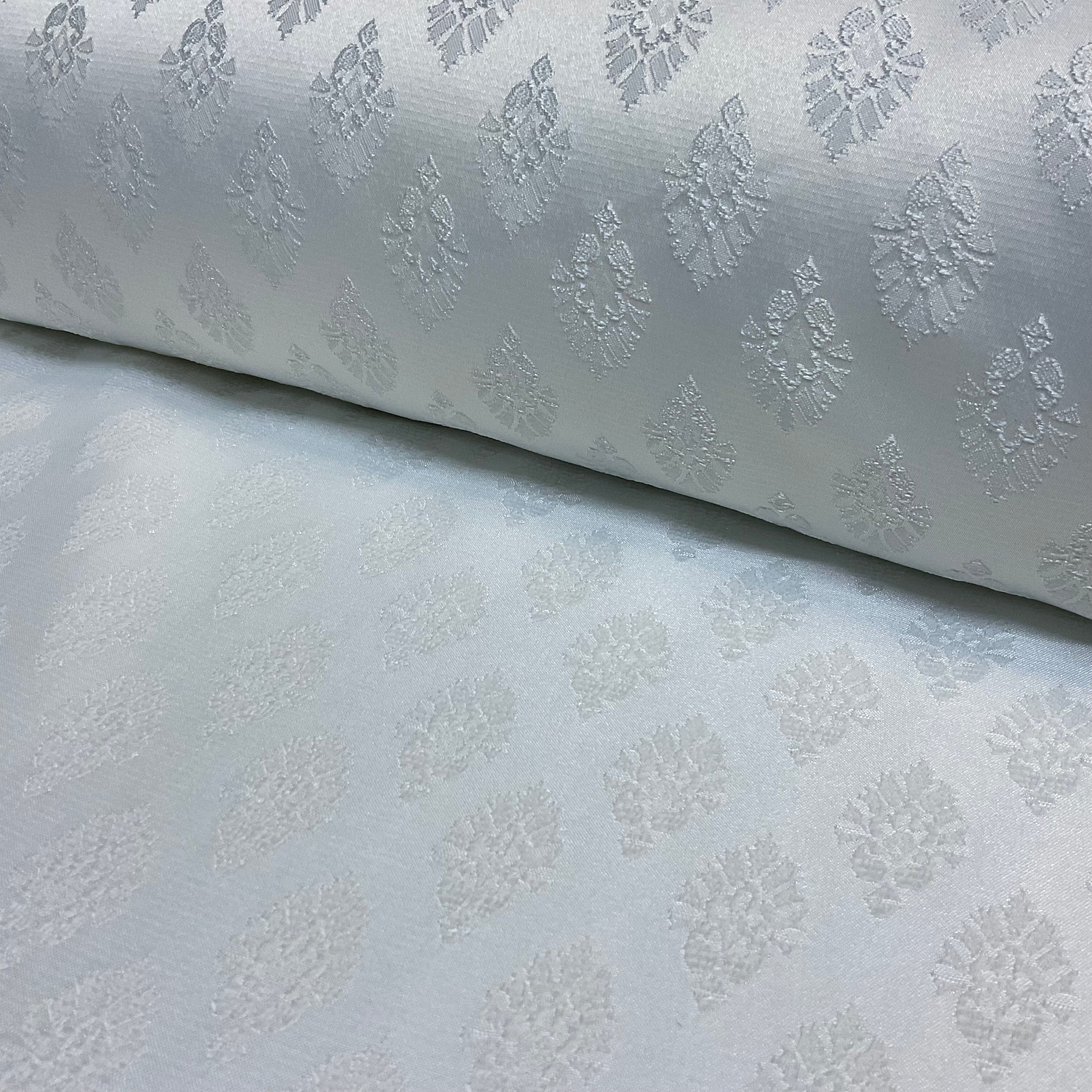 Ornamental jacquard brocade ideal for jackets waistcoats 142cm wide dress fabric M2075