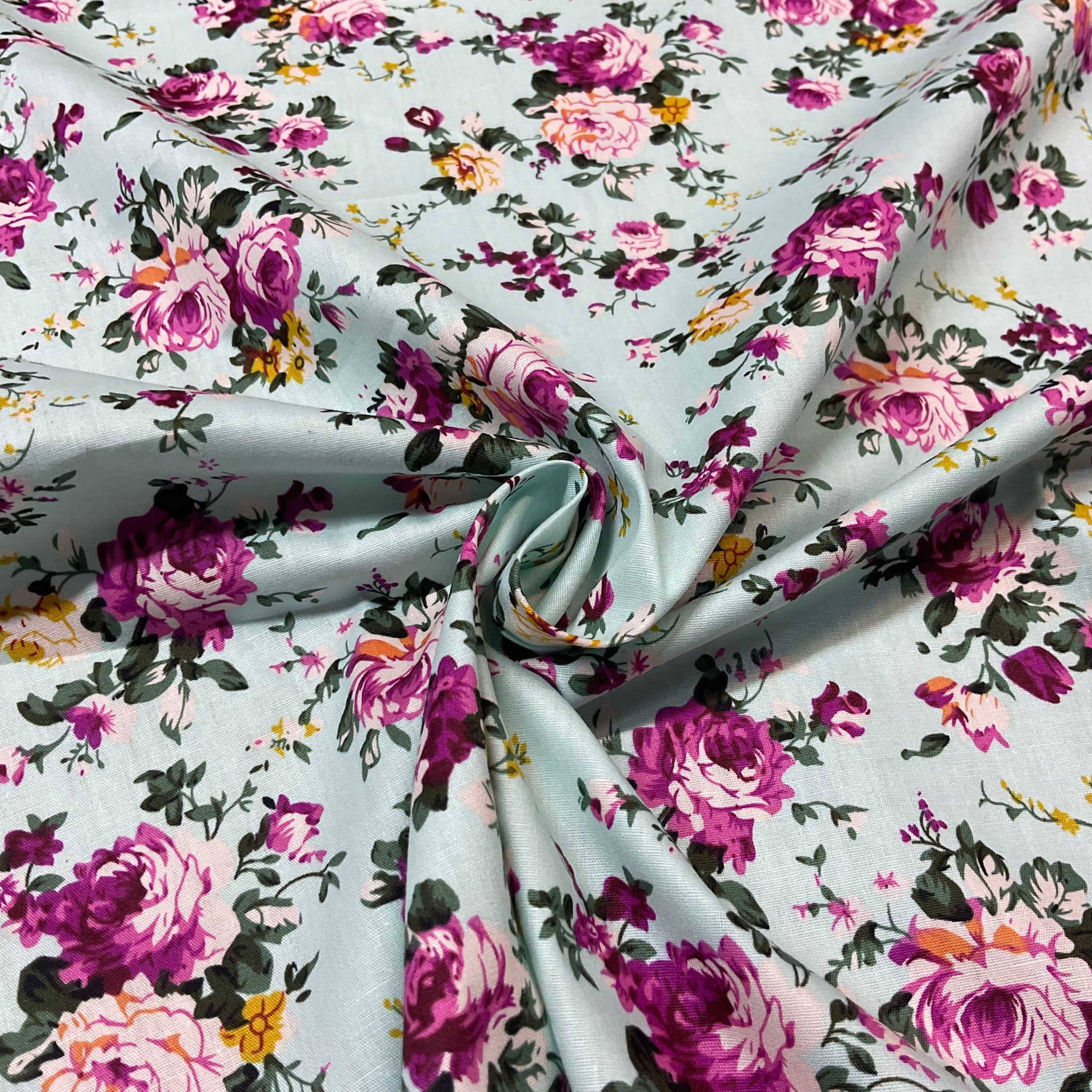 Vintage Floral 100% cotton printed dress craft fabric 150cm wide