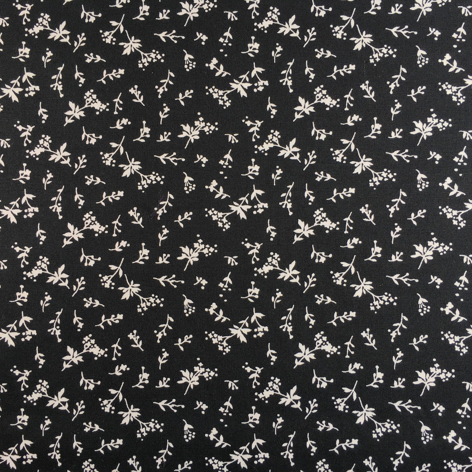 Black and White printed 100% Cotton Poplin Craft fabric 45' M733 Mtex