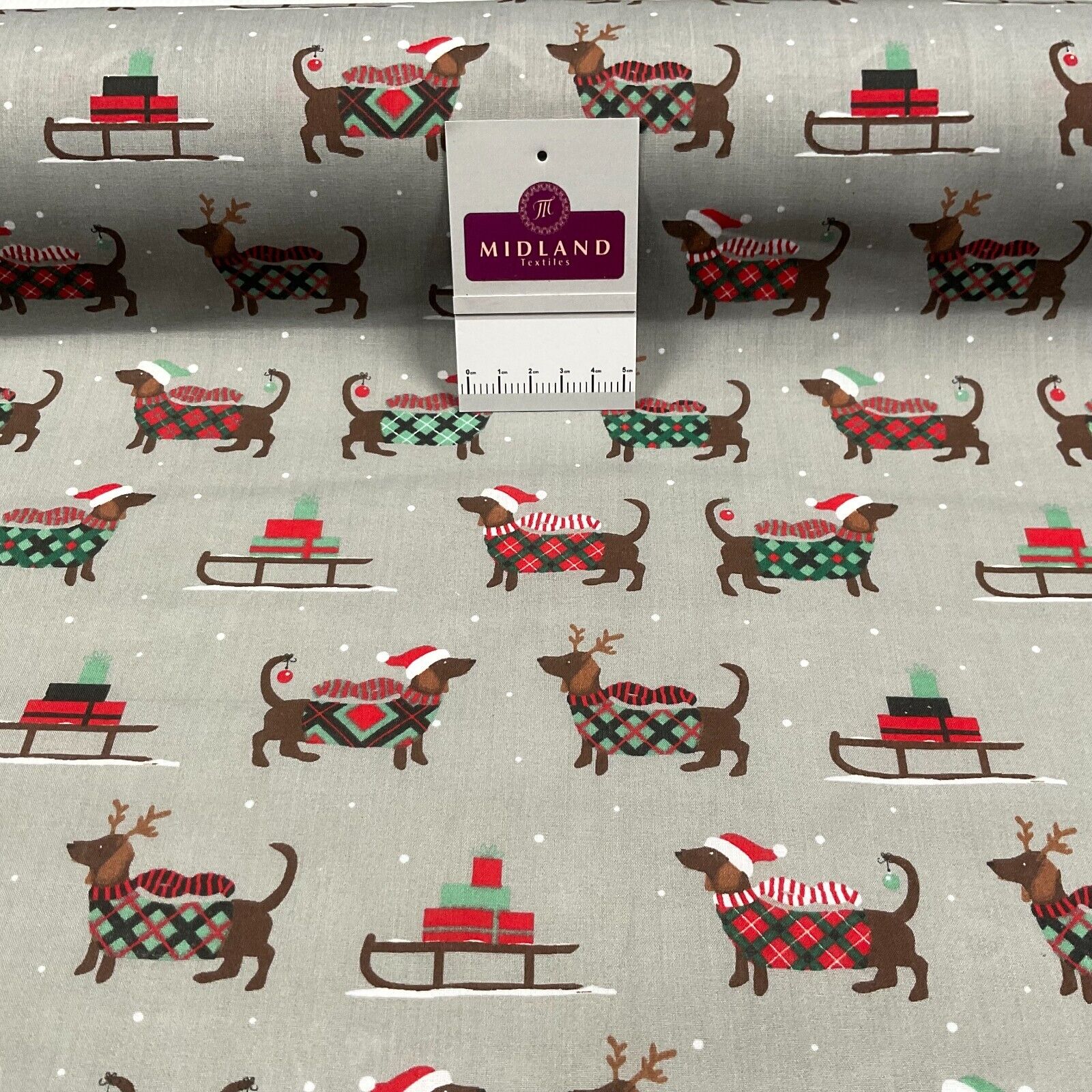 Assorted Christmas xmas Printed crafting  Santa Holly Reindeers fabric M1682