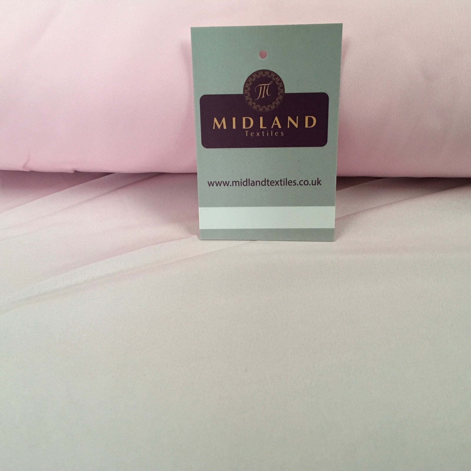 £2.99 Plain Soft Lightweight Lining 100% Polyester Fabric 100 cm Wide MR860