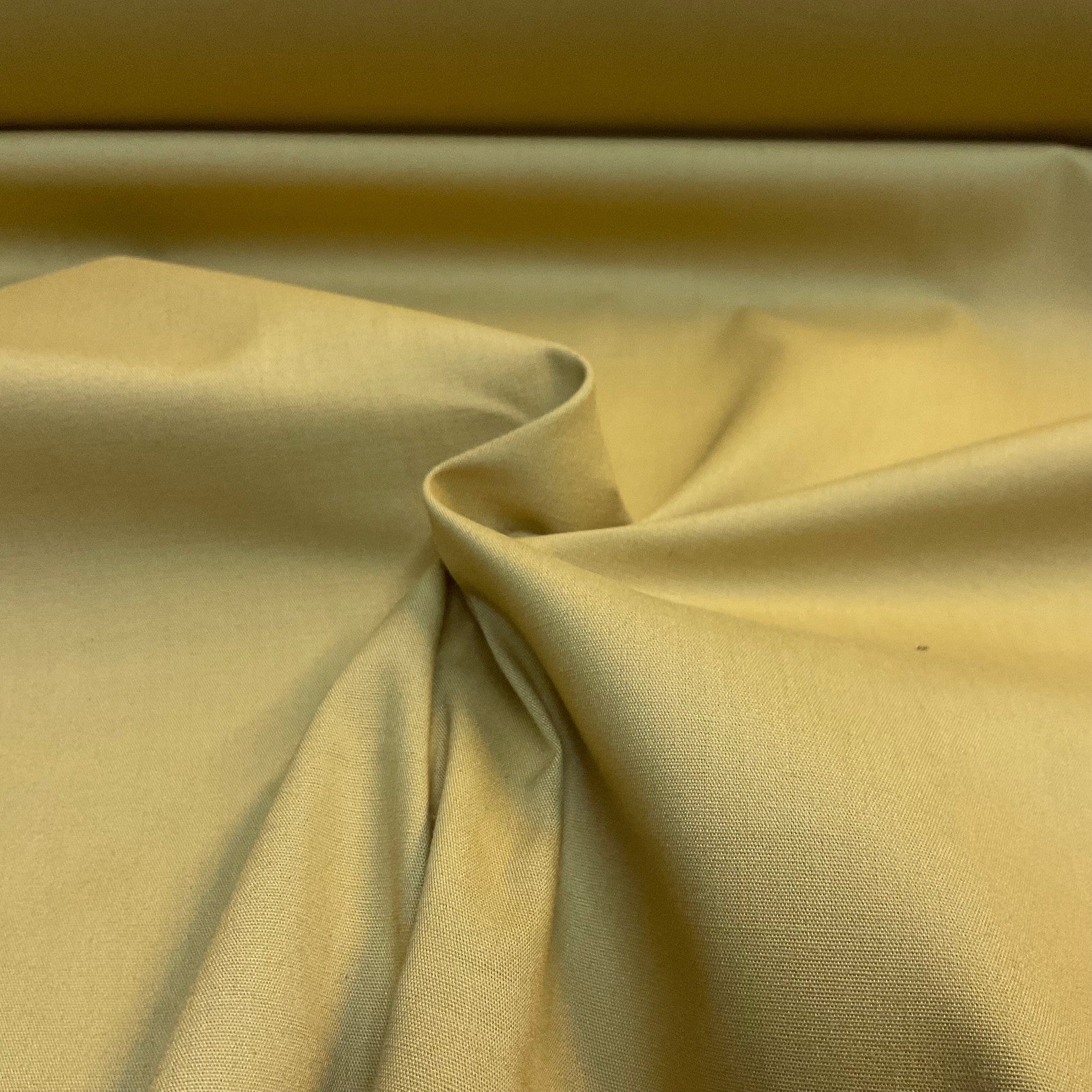 £4.15 High-Quality  100% Cotton Fabric 150cm Wide Dressmaking Crafts M2017