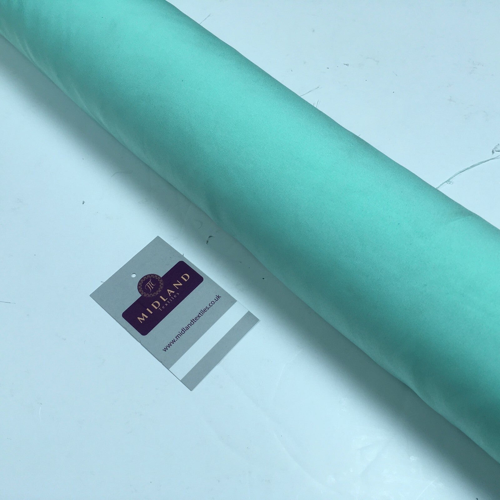 £2.99 Plain Soft Lightweight Lining 100% Polyester Fabric 100 cm Wide MR860