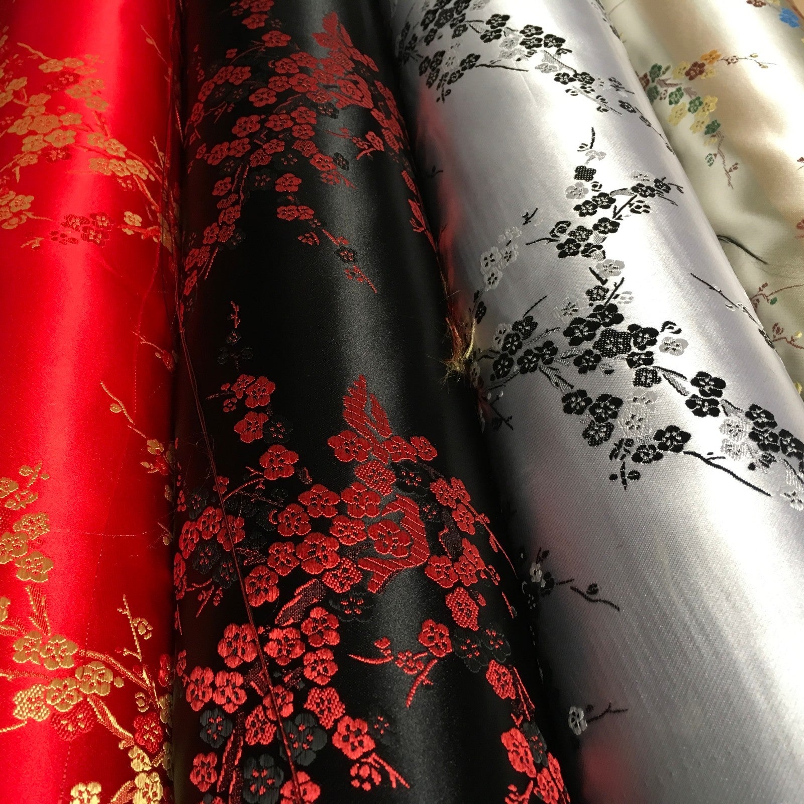 £8.20 Chinese Blossom Satin Brocade Dress Fabric -  M240 Mtex