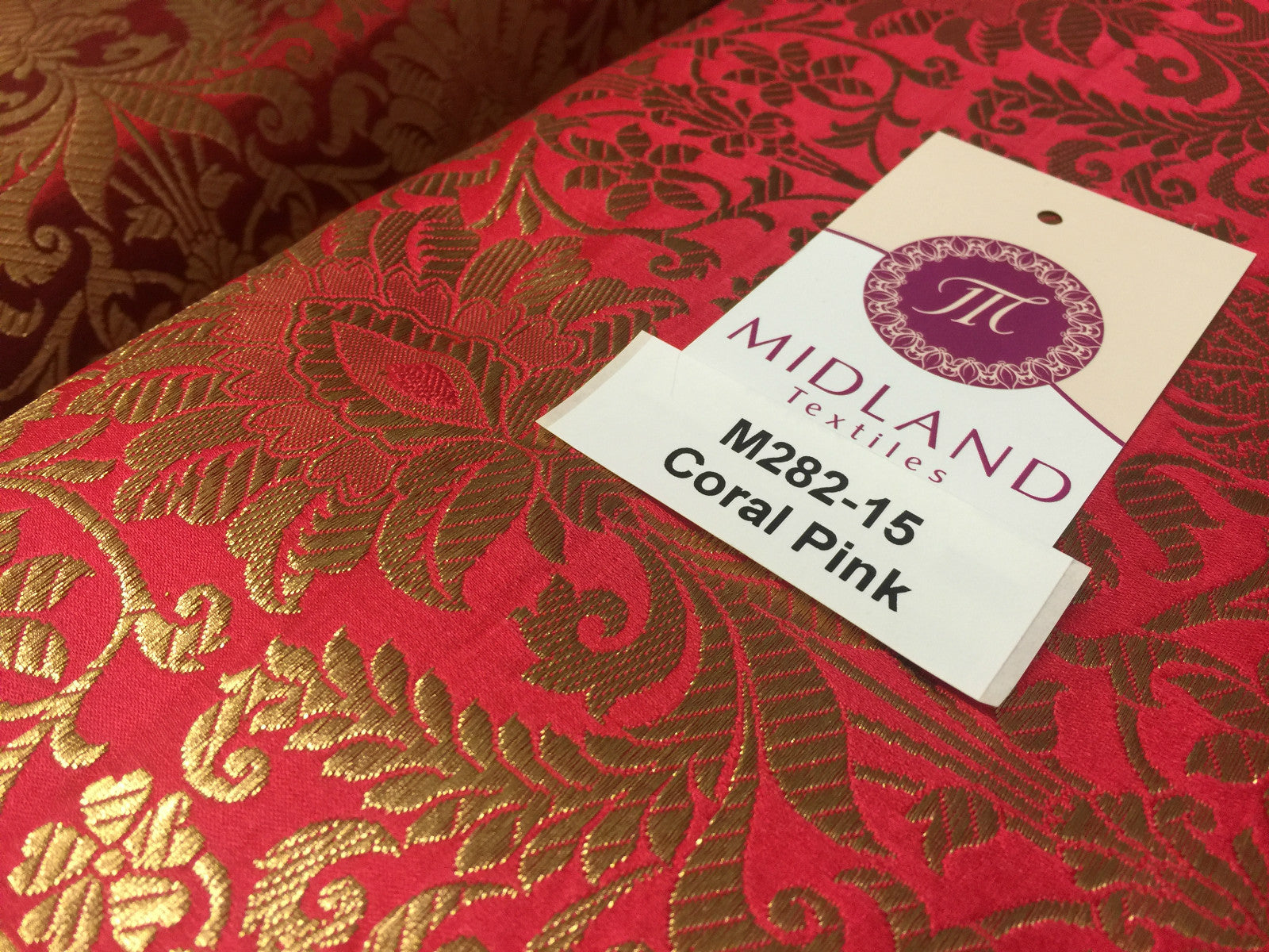 £14.99/m Gold Floral metallic Indian faux silk banarsi Brocade fabric 45'  M282