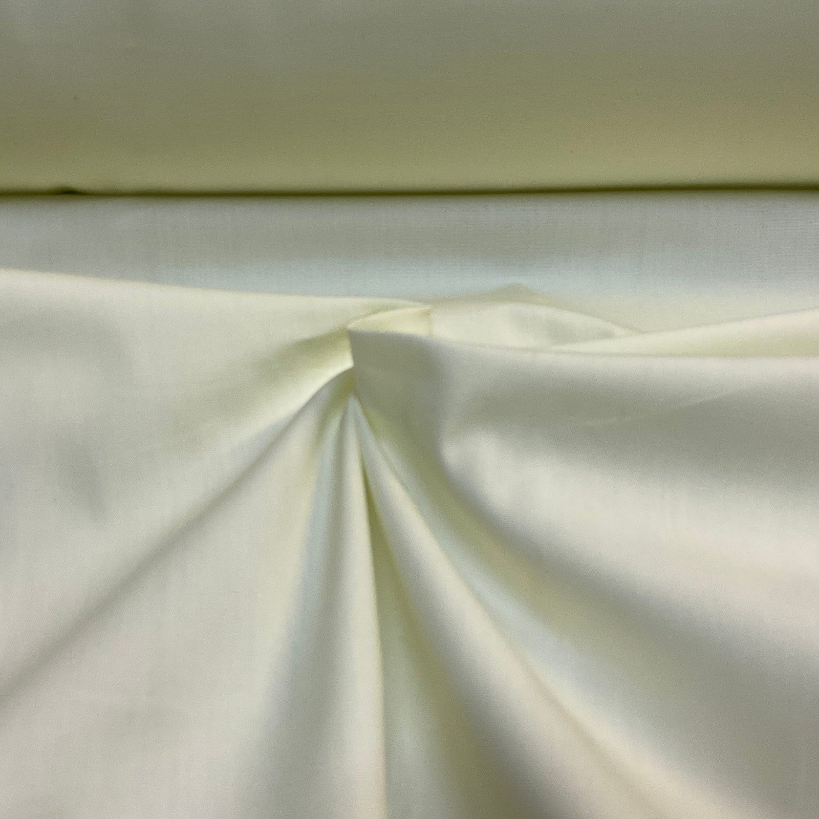 £4.15 High-Quality  100% Cotton Fabric 150cm Wide Dressmaking Crafts M2017