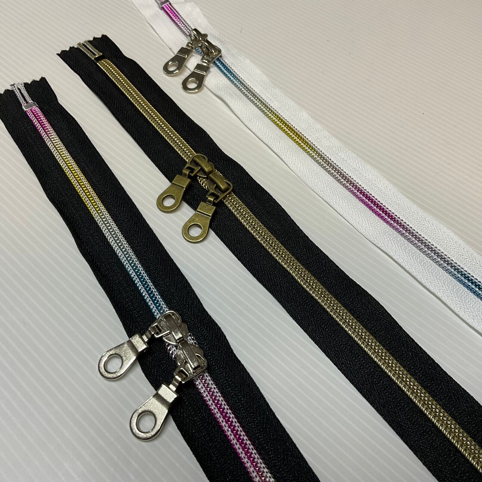 1pcs 16' 40cm Long Handbag 0 Zip Rainbow Black White Brass M1959