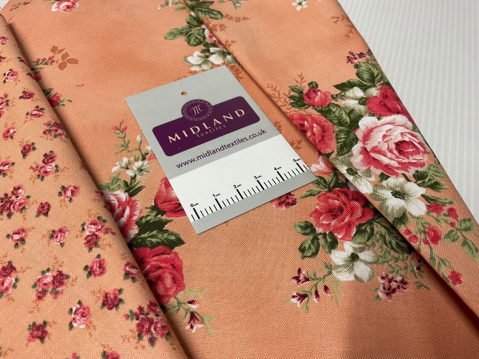 Peach Floral Roses Bunch Stof Crafting 100% Cotton Fabric Sold by Metre M1929