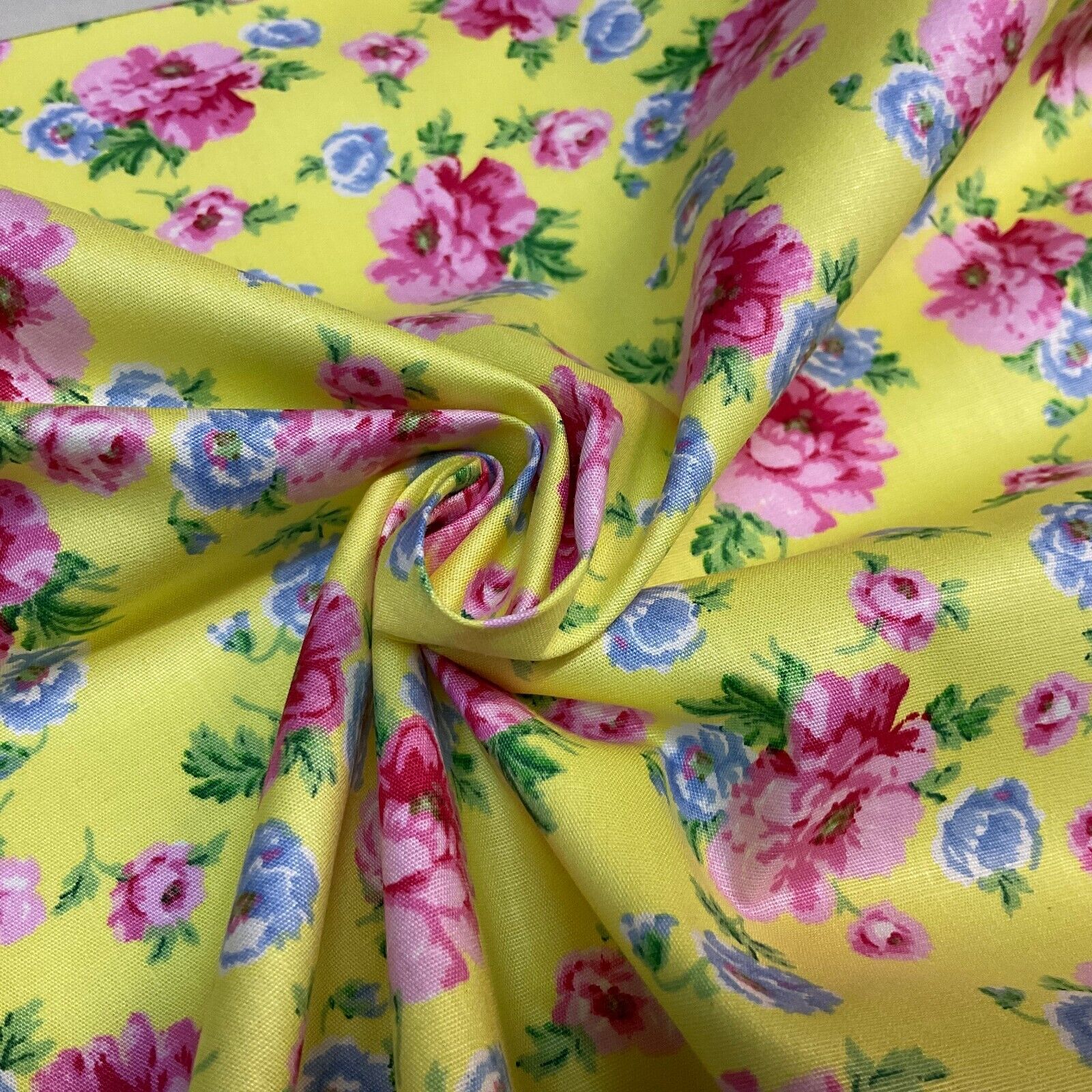Summer vintage style Rose floral Cotton Poplin dress Fabric Sold per Metre M1863