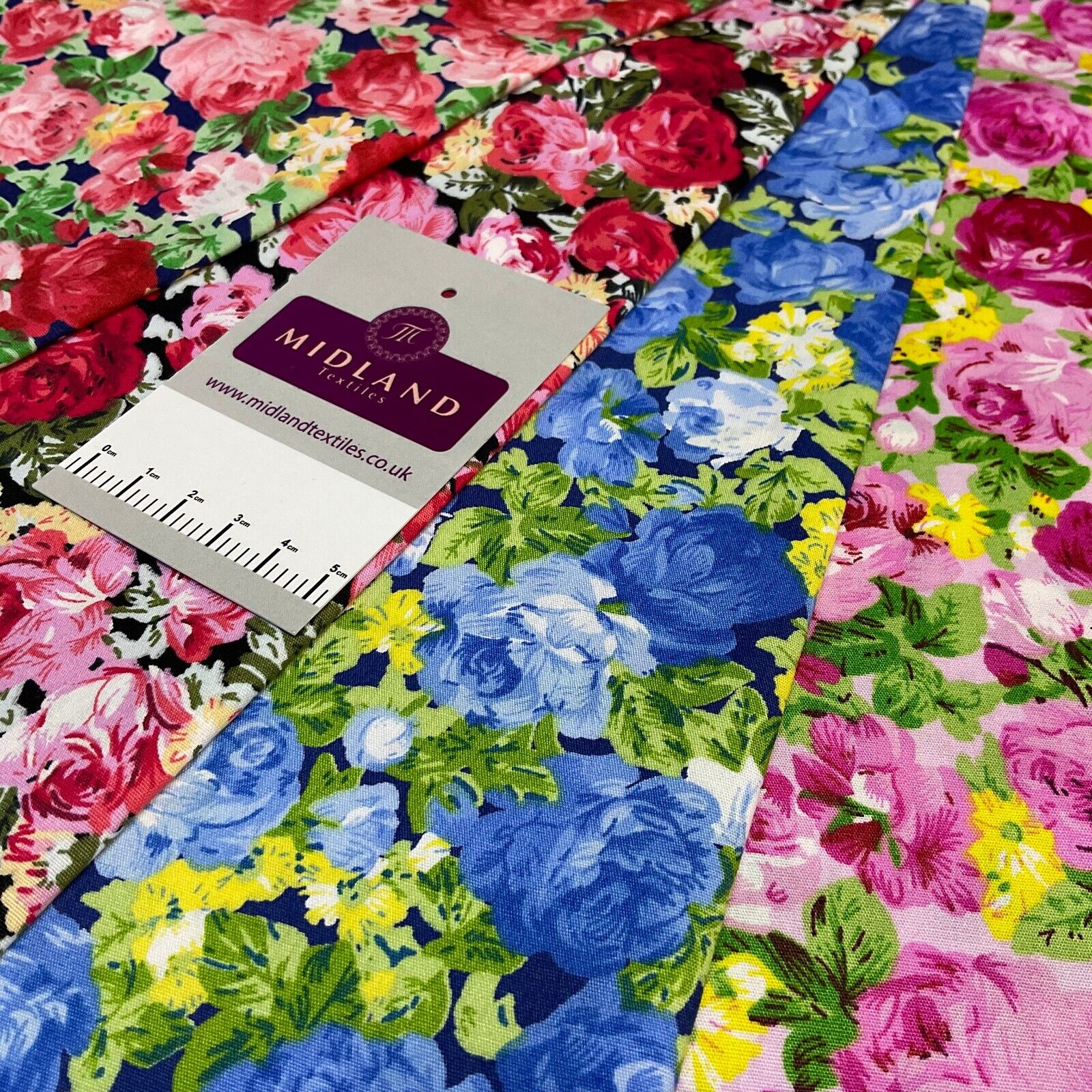 Bold vintage style floral Rosie Roses Cotton Poplin dress Fabric M1923