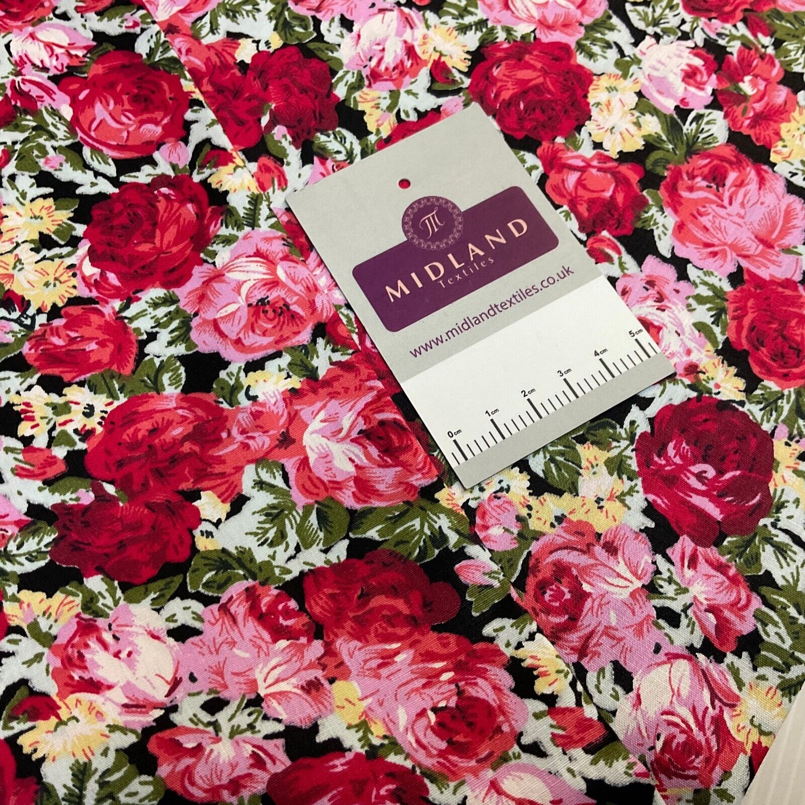 Bold vintage style floral Rosie Roses Cotton Poplin dress Fabric M1923