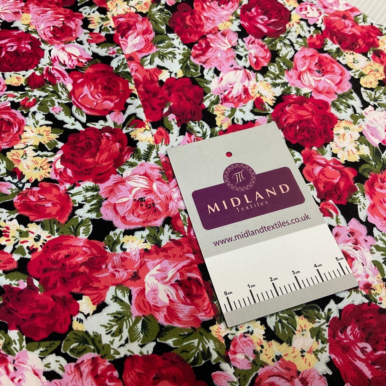 Bold vintage style floral Rosie Roses Cotton Poplin dress Fabric M1923