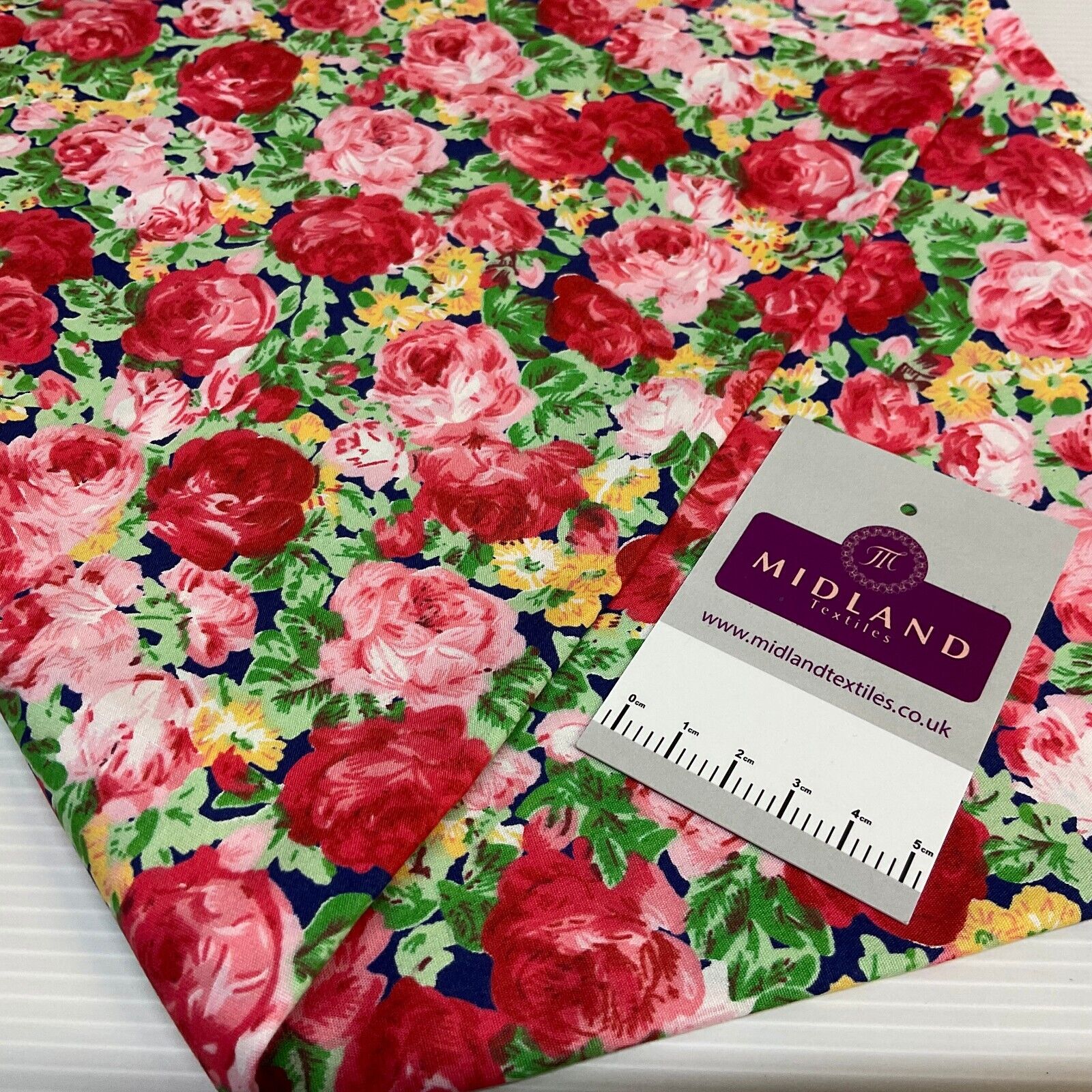 Bold vintage style floral Rosie Roses Cotton Poplin dress Fabric M1923