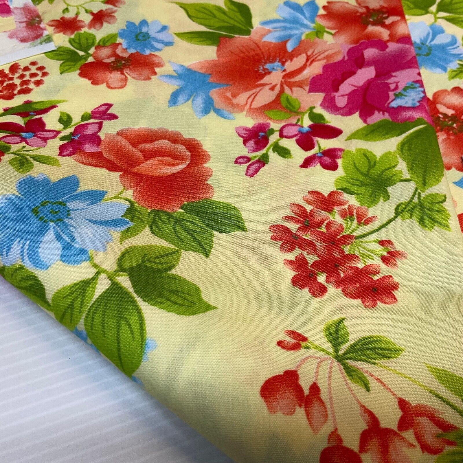 Bold Large Tropical Floral Cotton Poplin dress Fabric Sold by the meter M1918