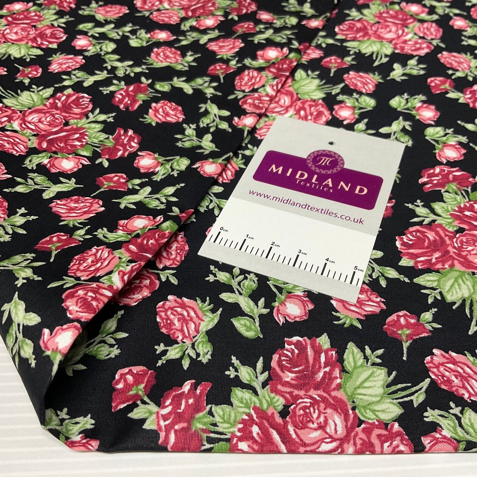 Floral Roses Bunches vintage style Cotton Poplin dress Fabric M1920