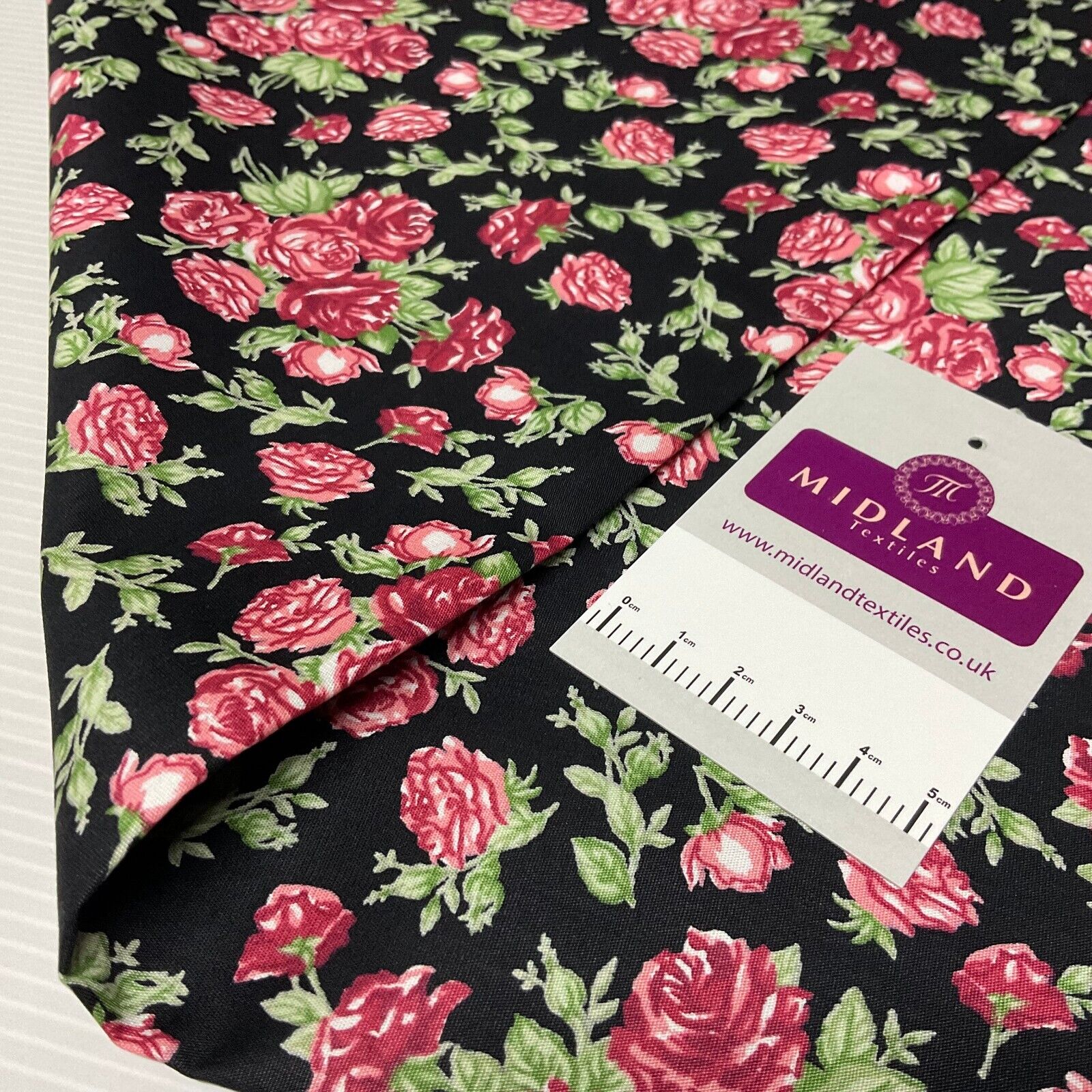 Floral Roses Bunches vintage style Cotton Poplin dress Fabric M1920