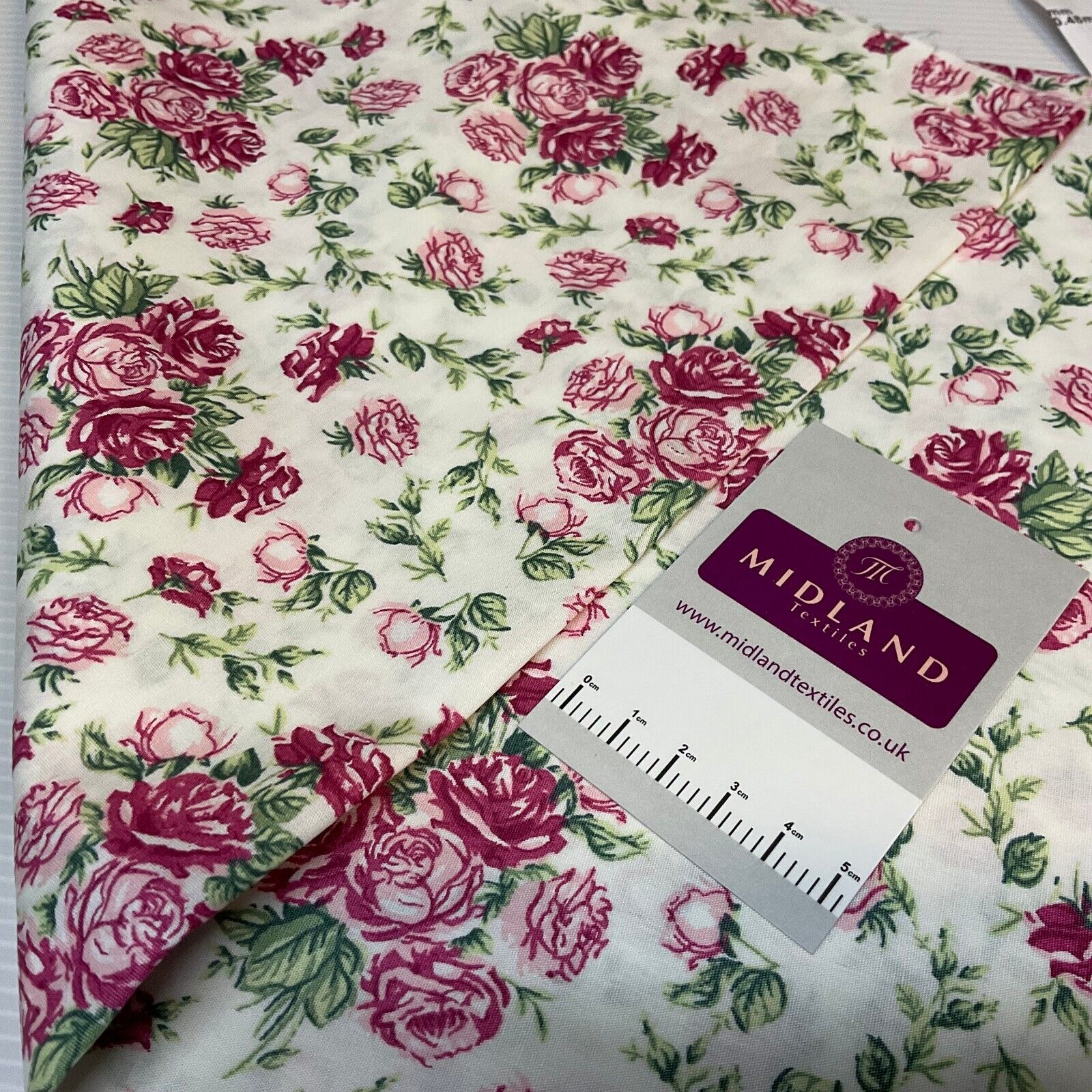Floral Roses Bunches vintage style Cotton Poplin dress Fabric M1920