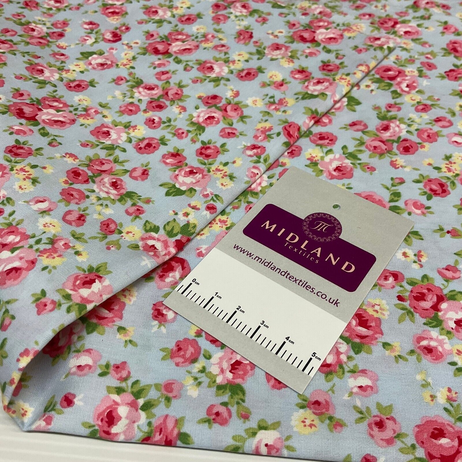 Classic Rose Floral Cotton Poplin dress Fabric Sold by the meter M1895