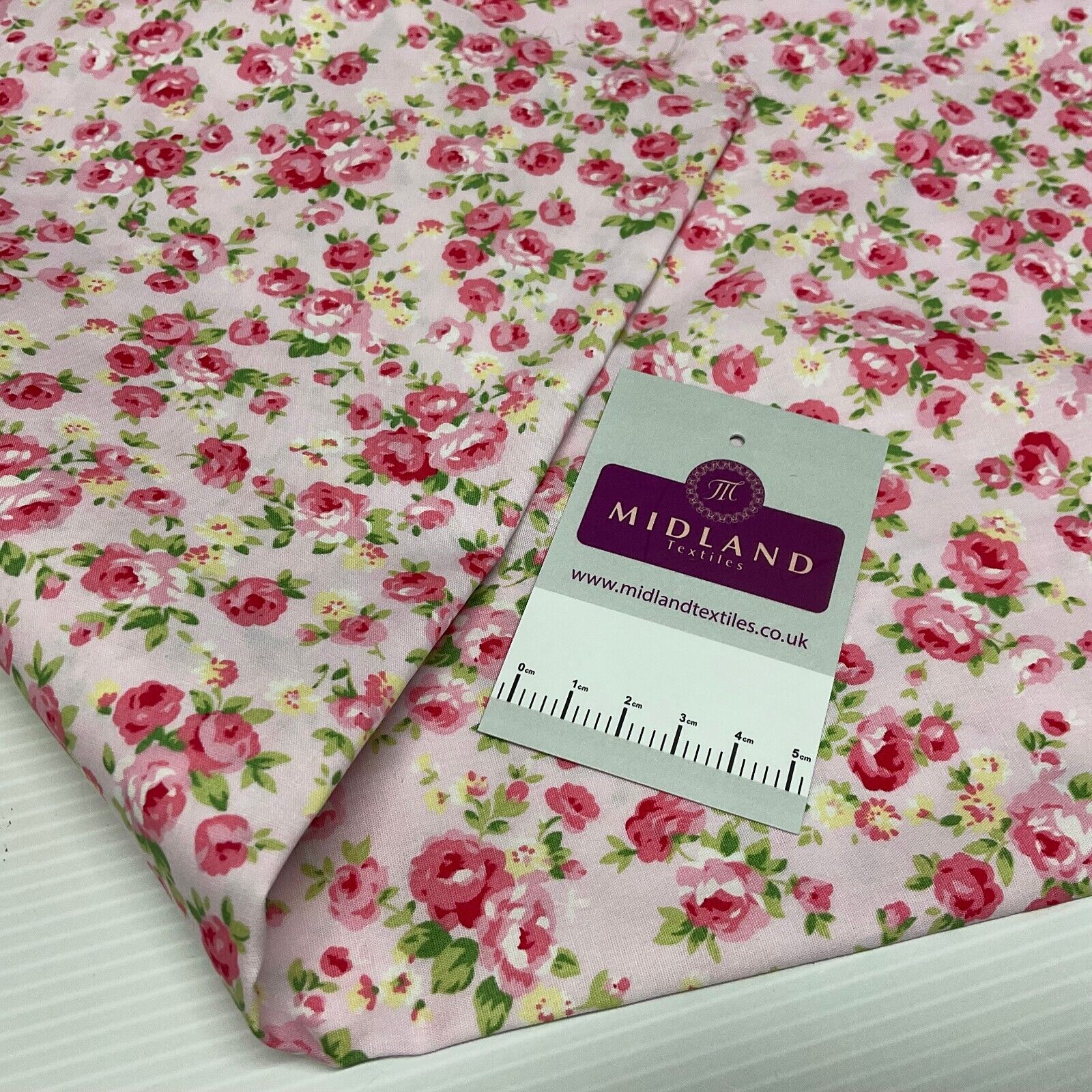 Classic Rose Floral Cotton Poplin dress Fabric Sold by the meter M1895
