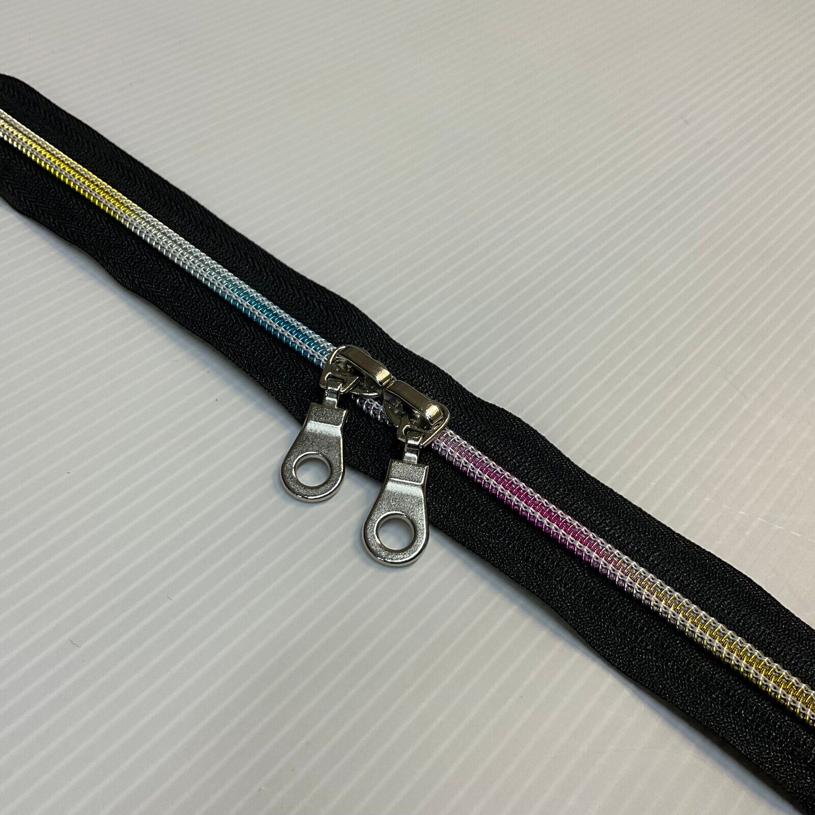 1pcs 22' 55cm Long Handbag 0 Zip Rainbow Black White Brass M1960