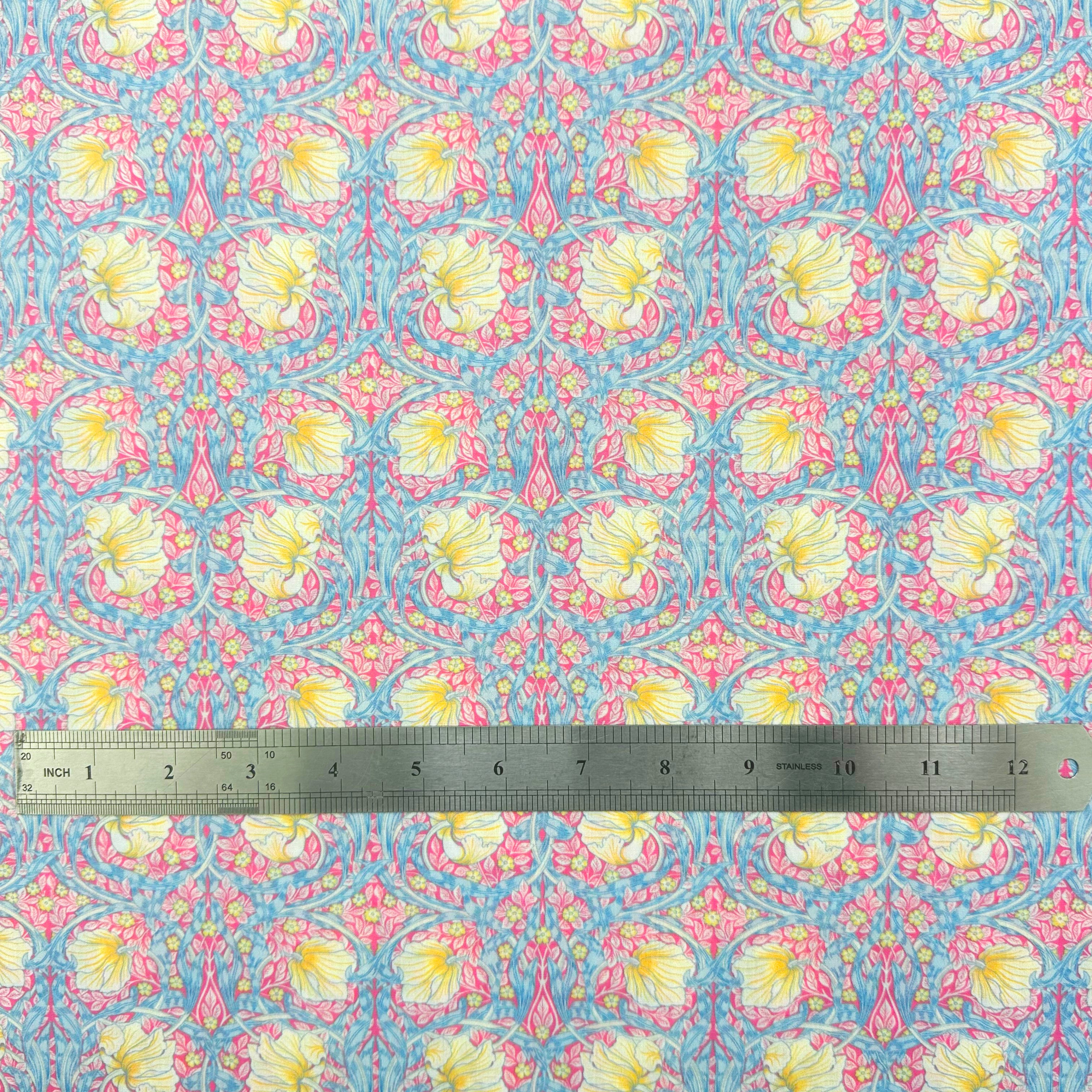 William Morris Pimpernel Pastel Pink Fabric – 115cm Wide – Premium Polycotton M2091
