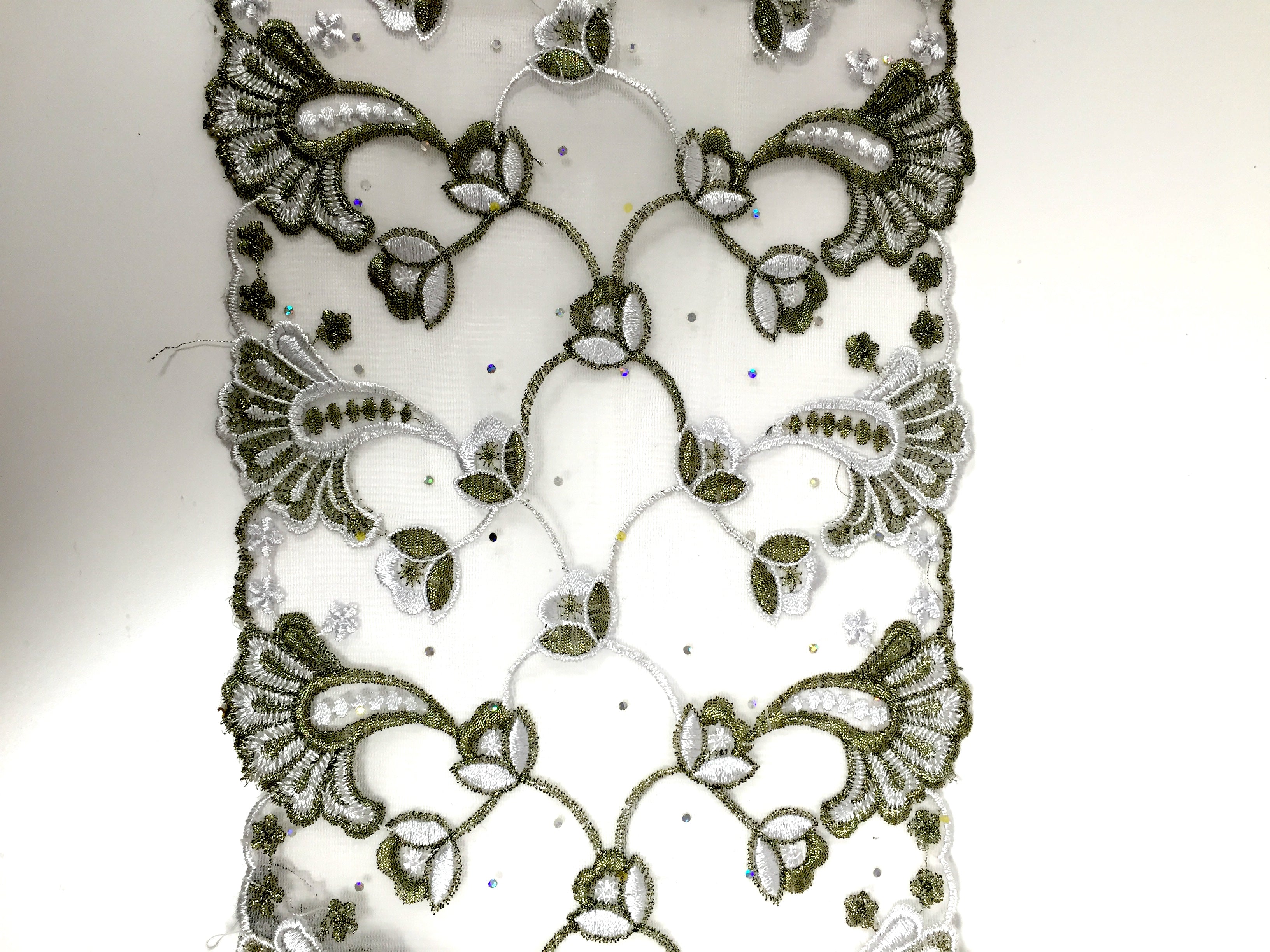 Border Style Embroided Datura flower Scalloped Net Fabric 8' Wide M235 Mtex