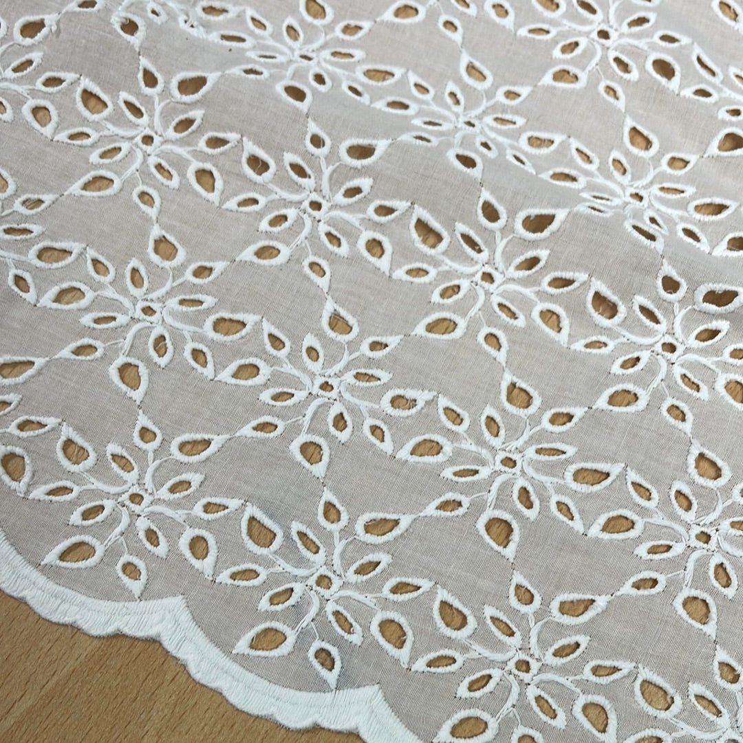 Broderie Anglaise cotton eyelet lace Fabric 55 Wide M992