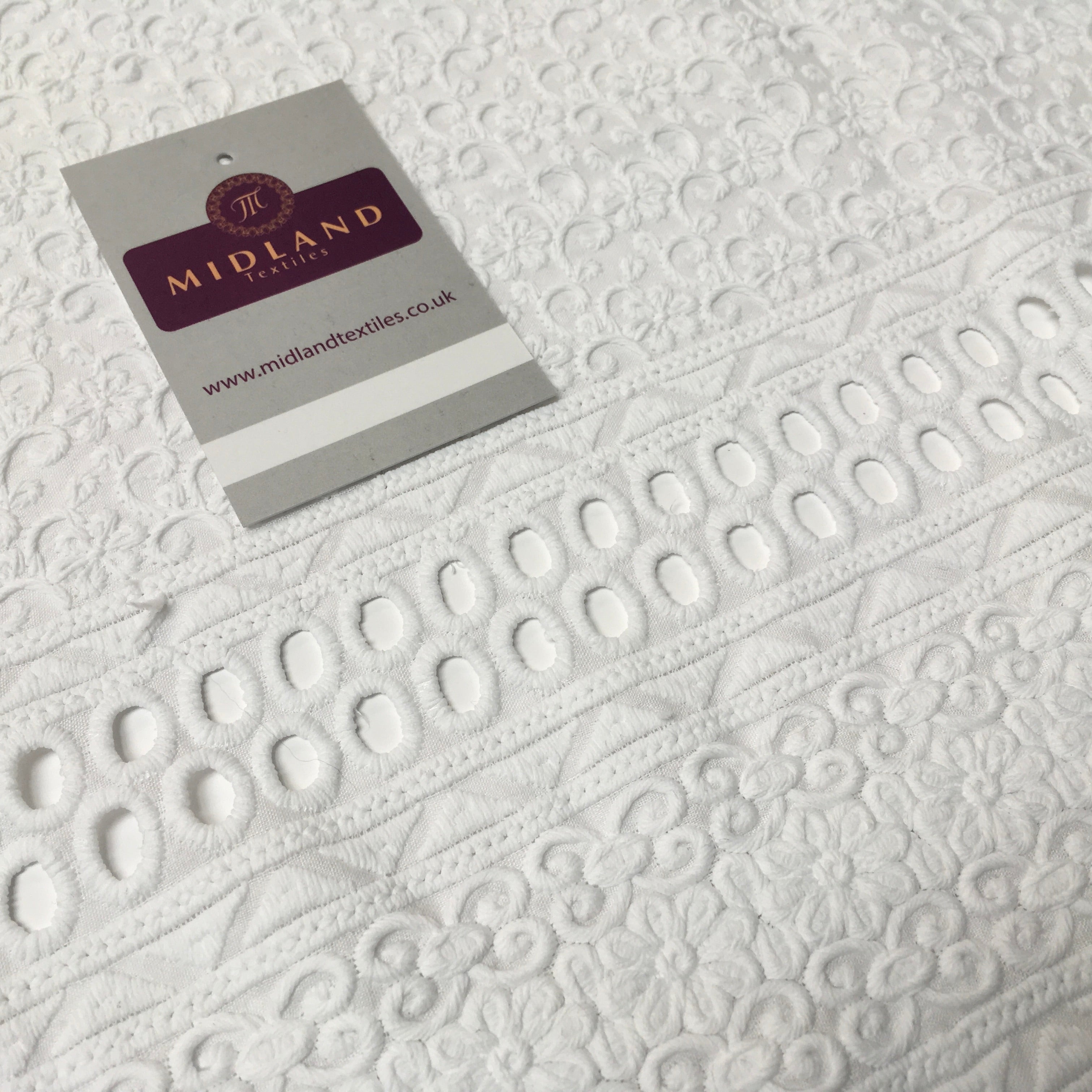 Broderie Anglaise cotton eyelet lace Fabric 55' Wide M992