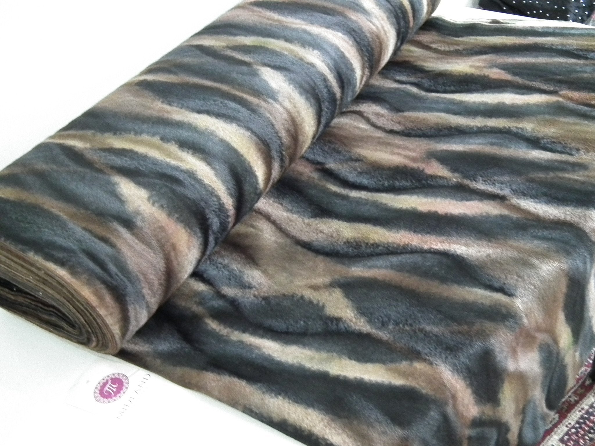 2025 ANIMAL PRINT VELBOA FAUX FUR VELOUR FABRIC CRAFT MATERIAL 60' WIDE M220