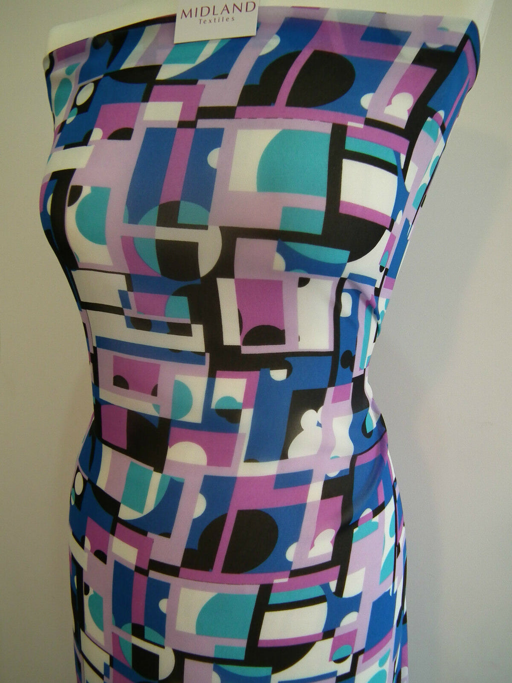 Geometric Print Georgette Fabric 58