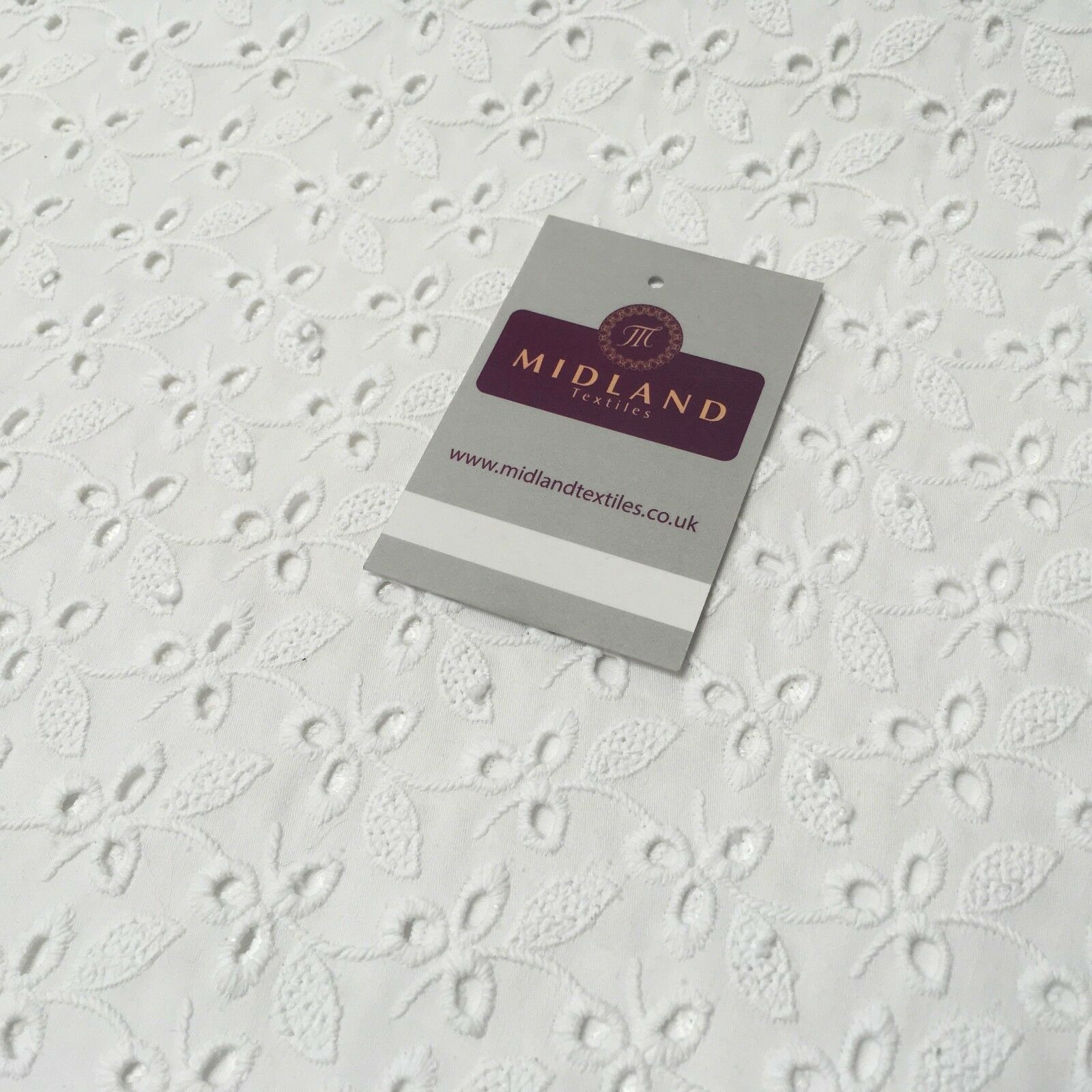 Broderie Anglaise cotton eyelet lace Fabric 55' Wide M992