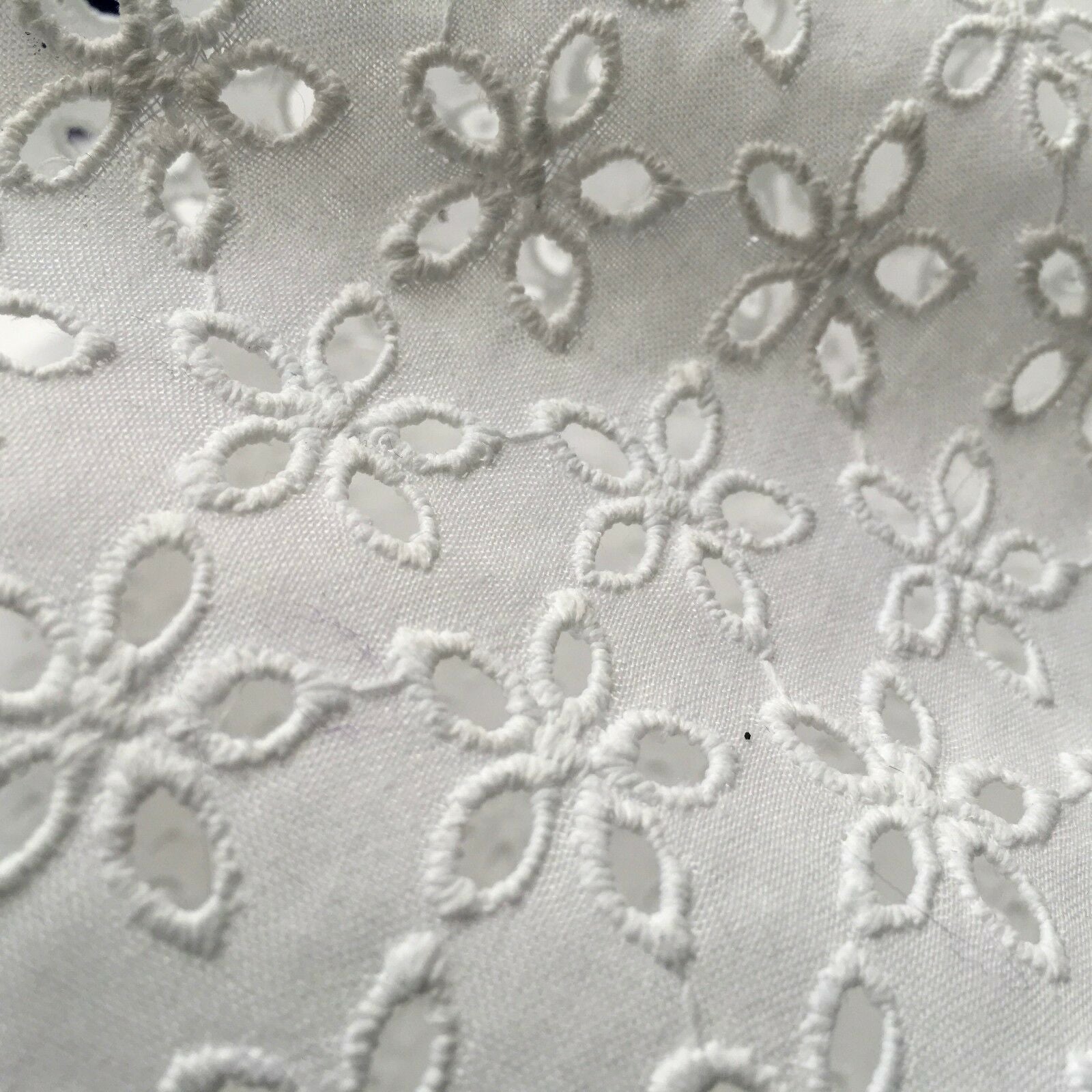 Broderie Anglaise cotton eyelet lace Fabric 55' Wide M992