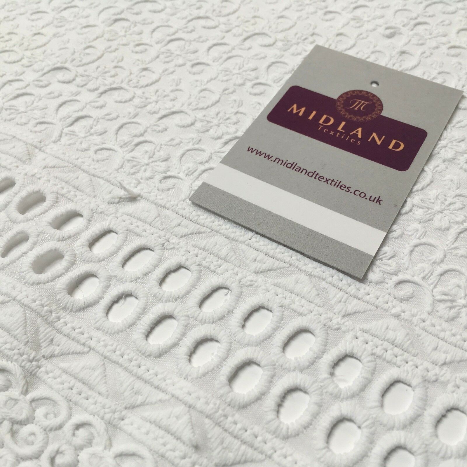Broderie Anglaise cotton eyelet lace Fabric 55' Wide M992