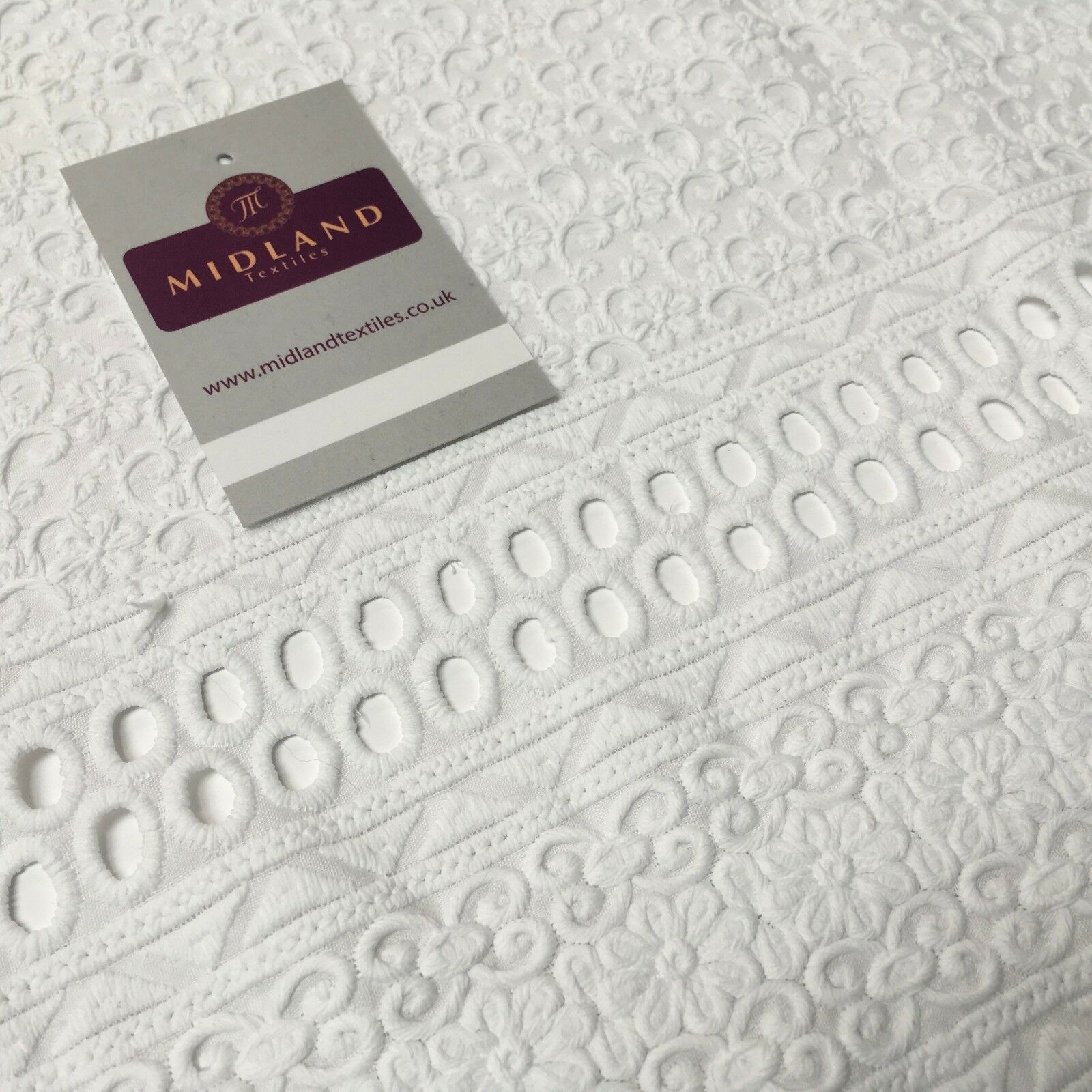 Broderie Anglaise cotton eyelet lace Fabric 55' Wide M992