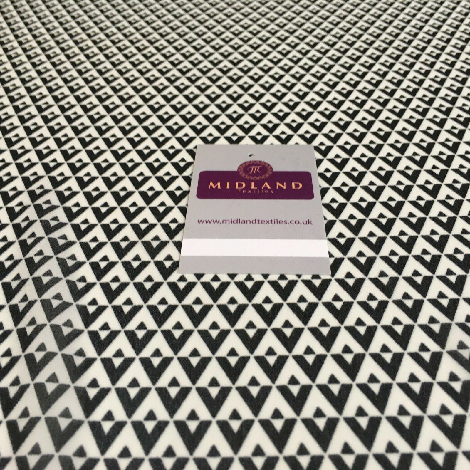 Black Ivory geometric Georgette Dress Fabric 150cm M401-61 Mtex