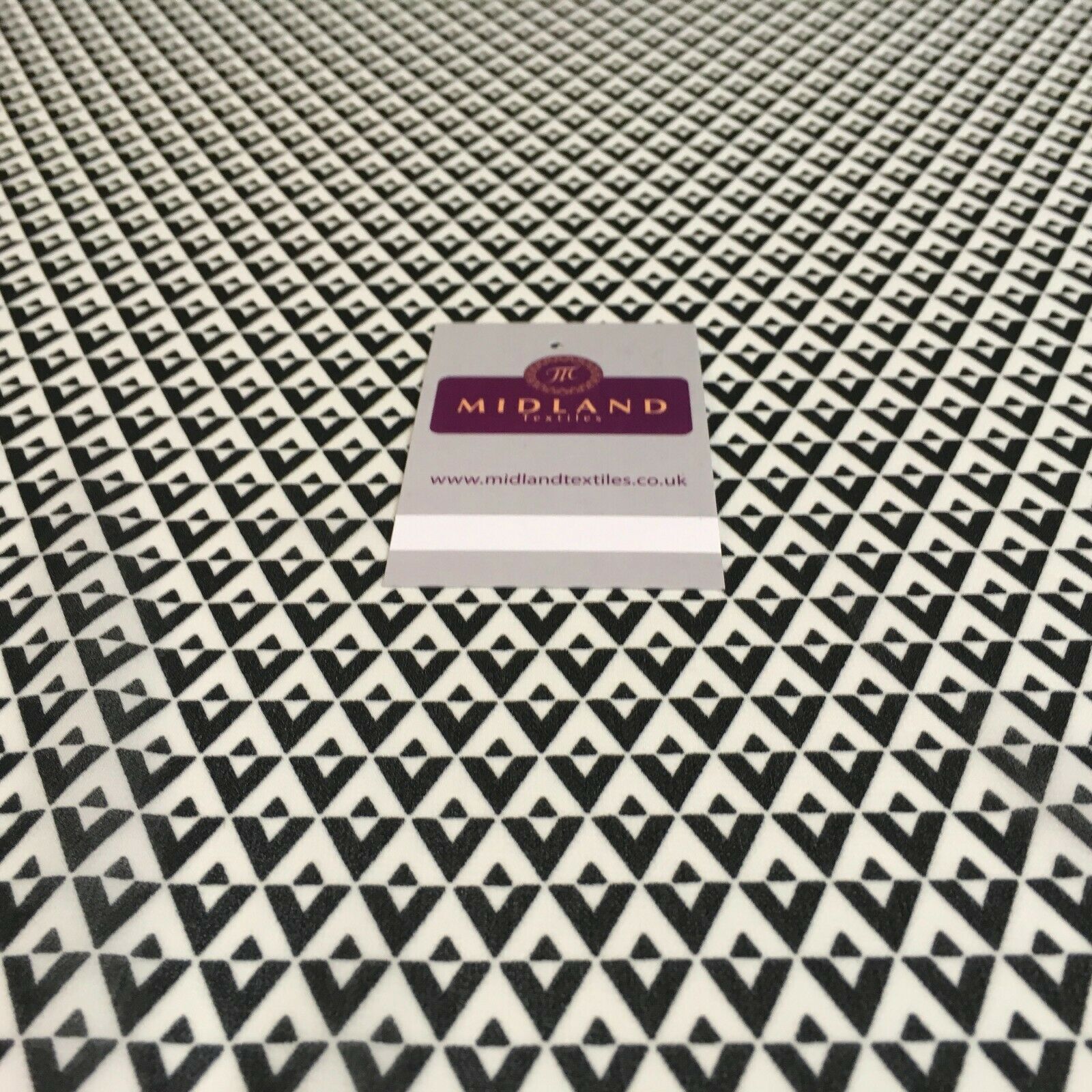 Black Ivory geometric Georgette Dress Fabric 150cm M401-61 Mtex