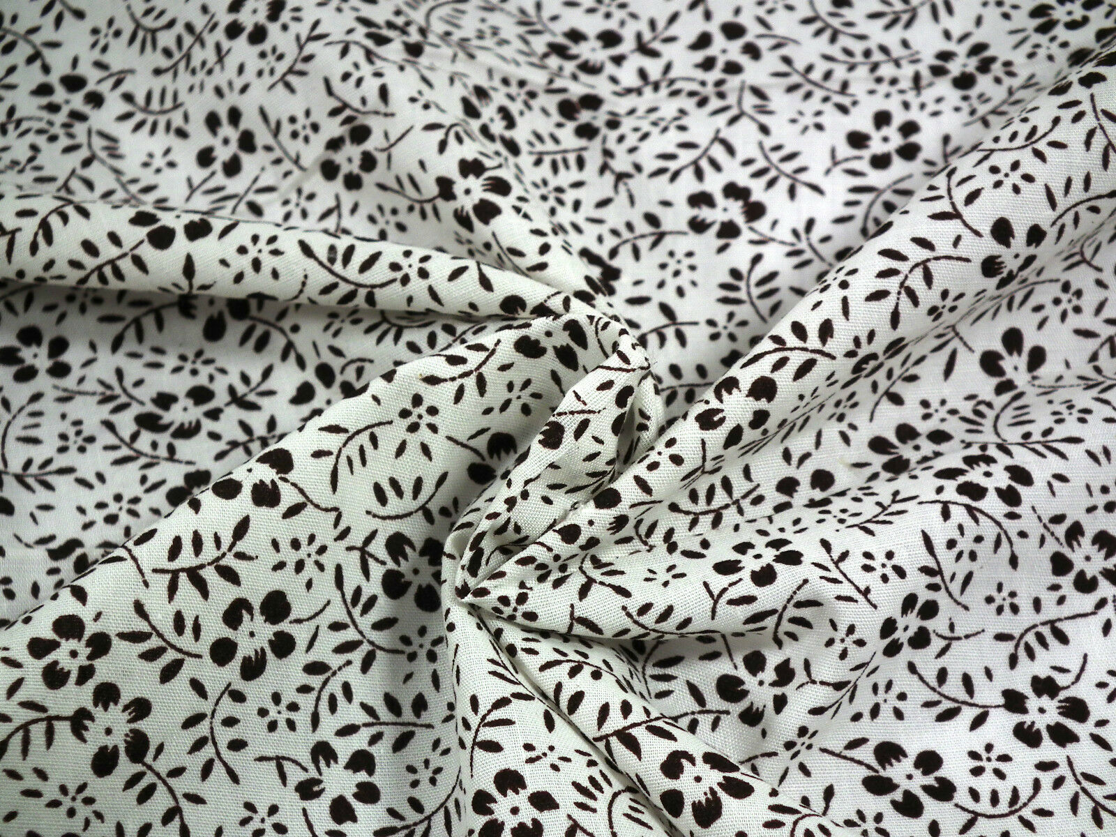 Floral Vintage flower leaves and stem print poly cotton 44' Wide M332 Mtex