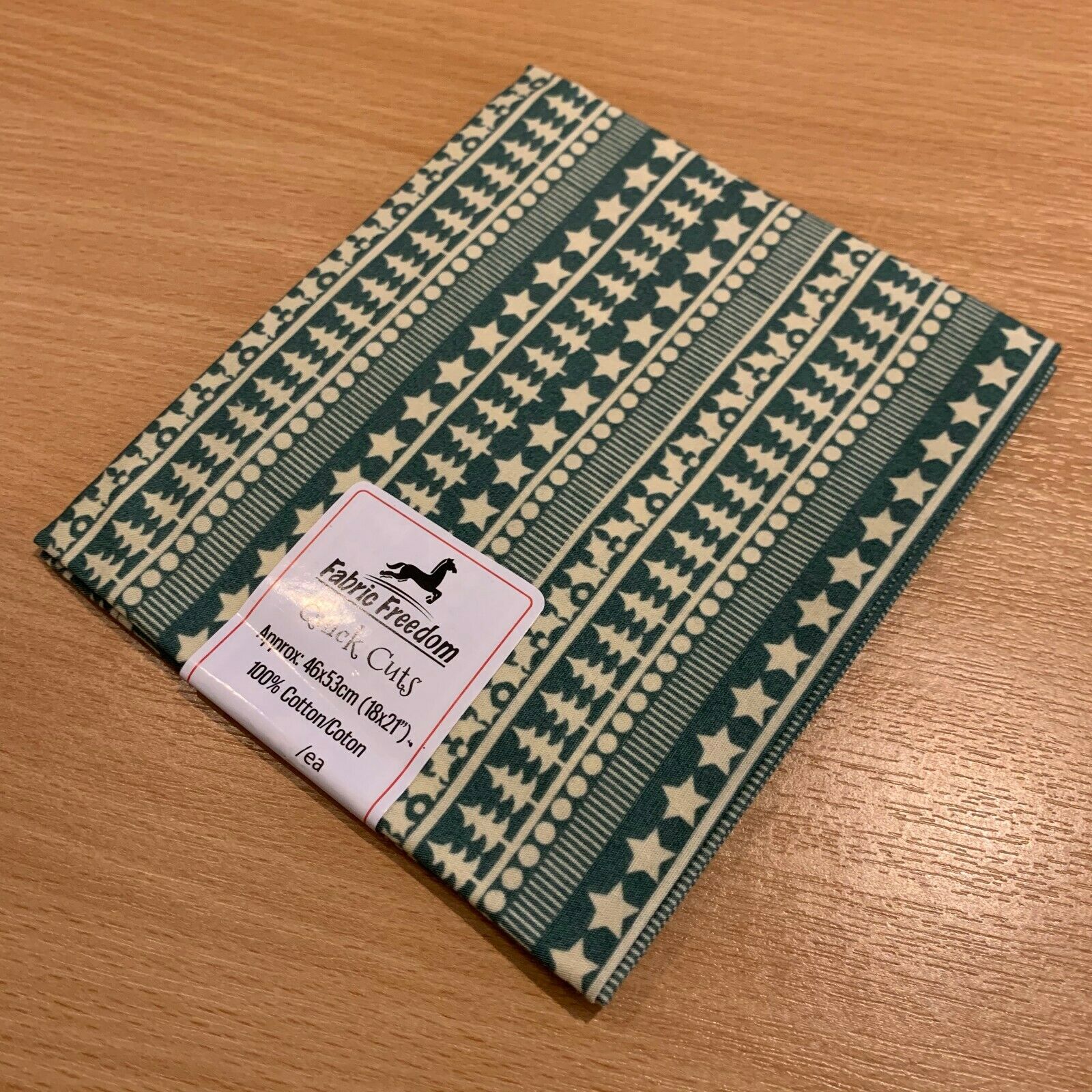 Christmas 100% Cotton pre-cut Fat quarters 46cm x 53cm craft Fabric MK1459