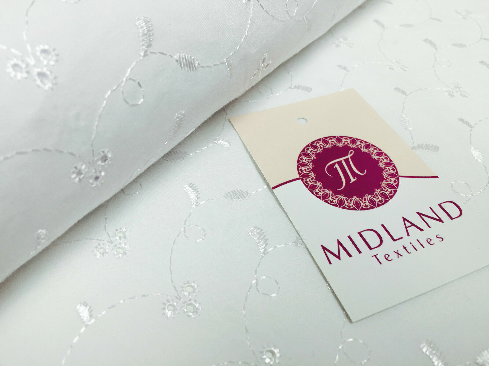 Broderie Anglais Poly cotton Fabric 3 Whole per meter 45' M41 Mtex