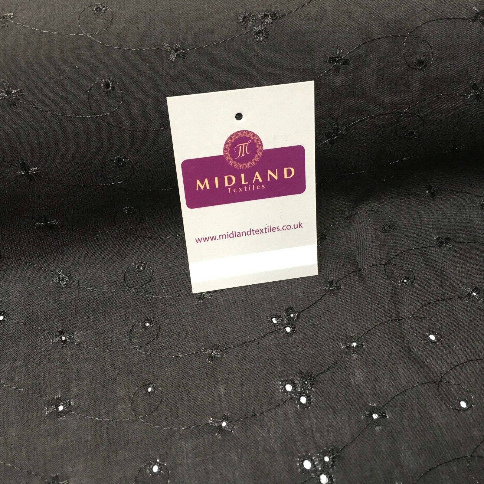 Broderie Anglais Poly cotton Fabric 3 Whole per meter 45' M41 Mtex