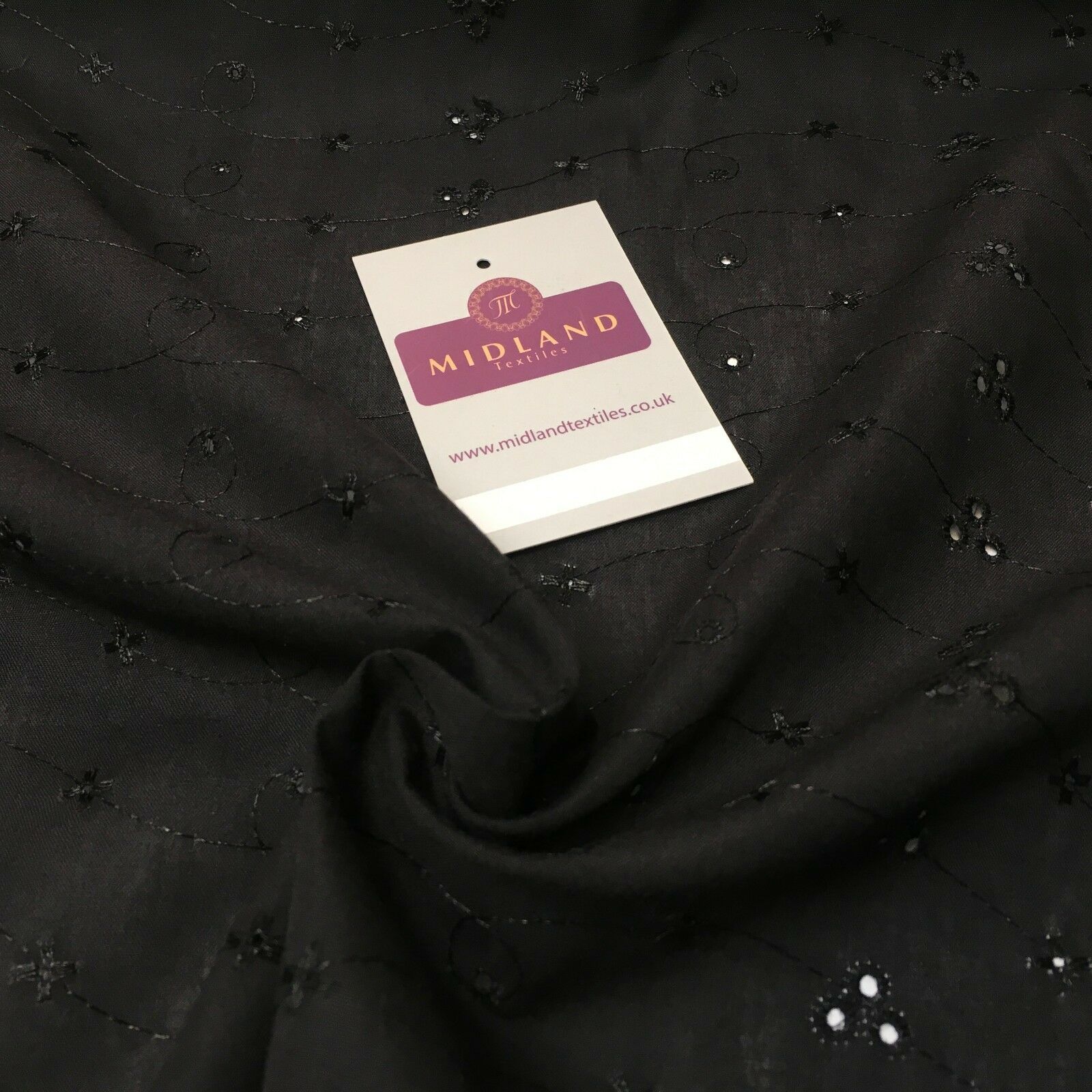 Broderie Anglais Poly cotton Fabric 3 Whole per meter 45' M41 Mtex