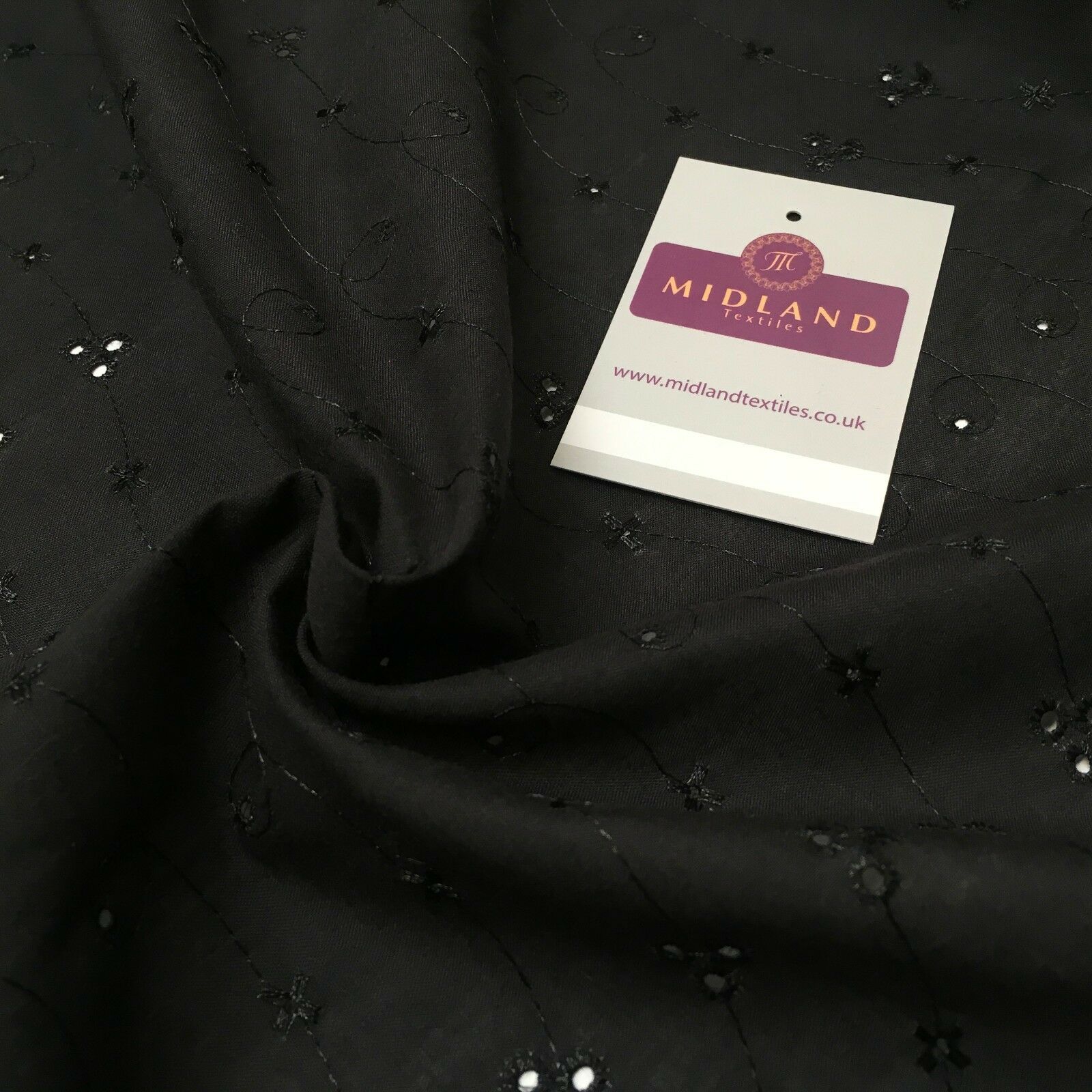 Broderie Anglais Poly cotton Fabric 3 Whole per meter 45' M41 Mtex