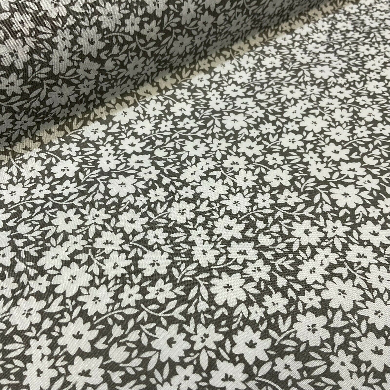 Small Floral ditsy Poly cotton printed lightweight fabric M1615