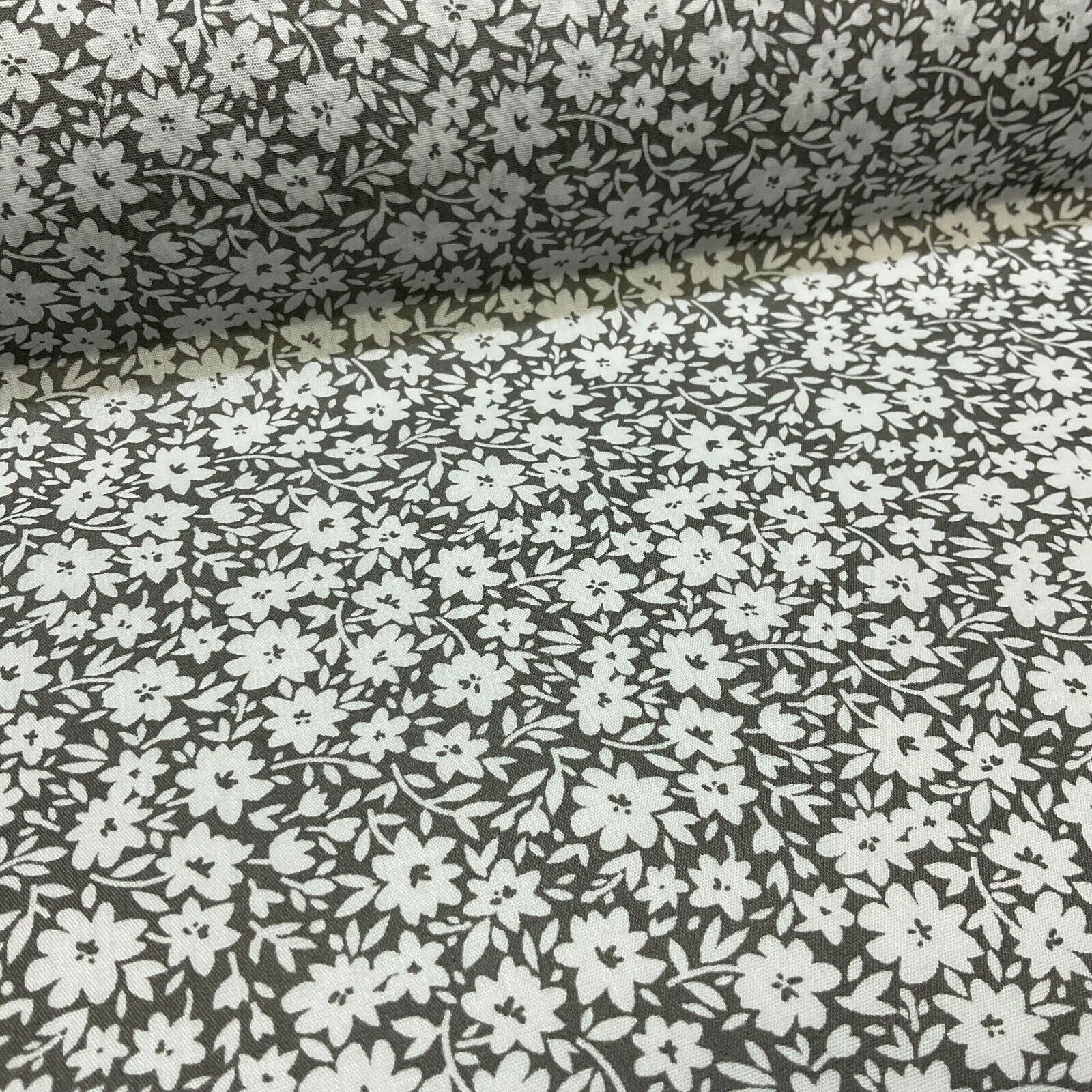 Small Floral ditsy Poly cotton printed lightweight fabric M1615