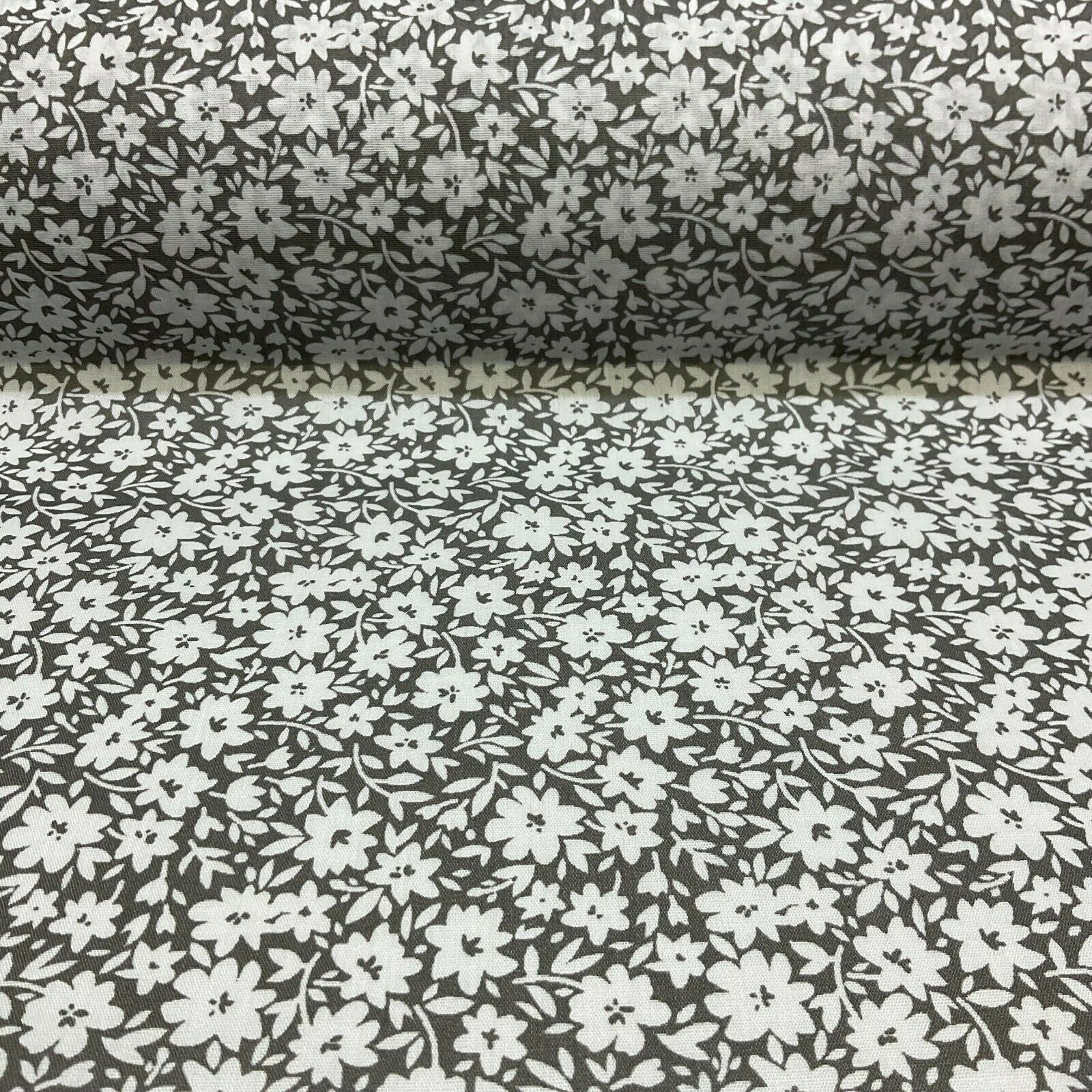 Small Floral ditsy Poly cotton printed lightweight fabric M1615