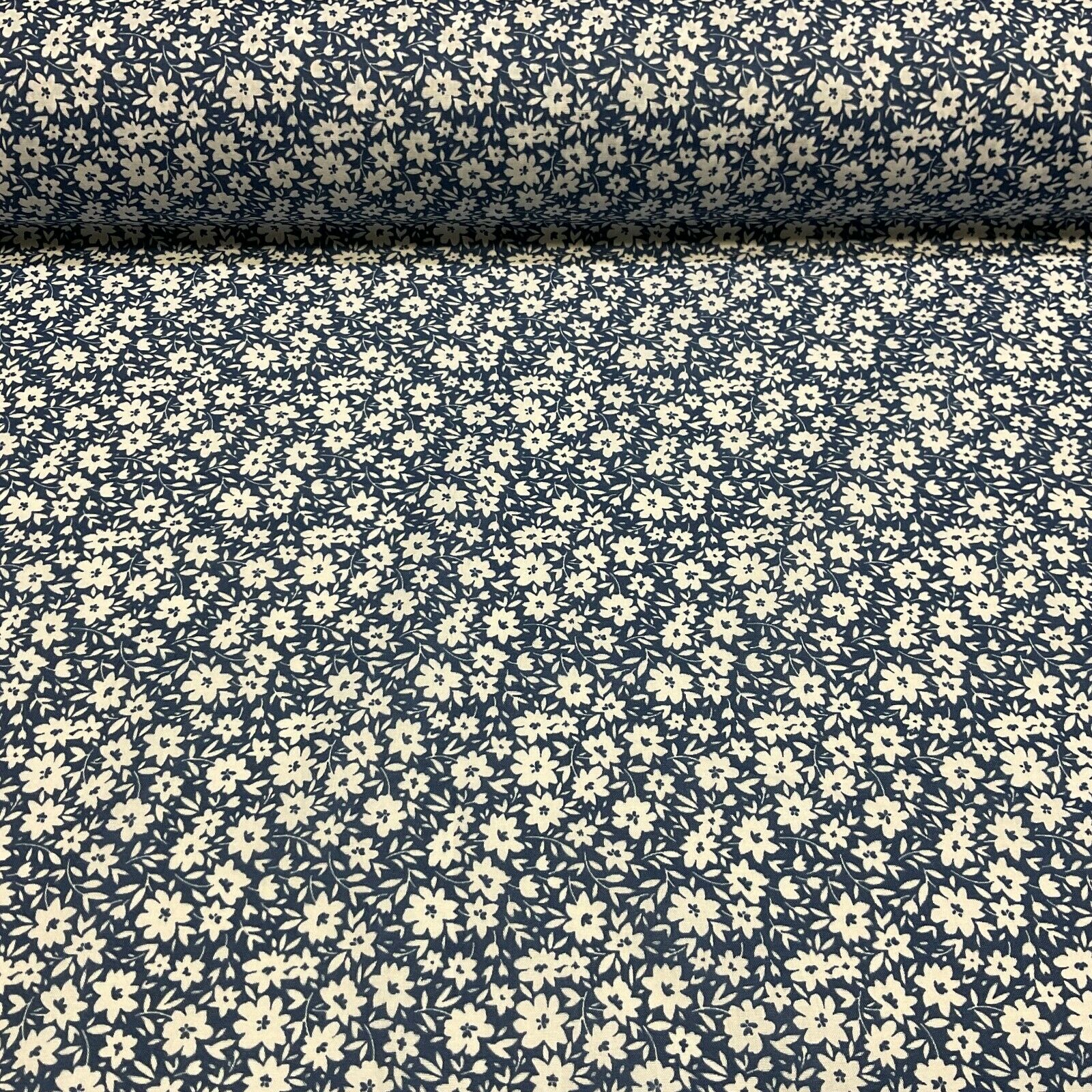 Small Floral ditsy Poly cotton printed lightweight fabric M1615