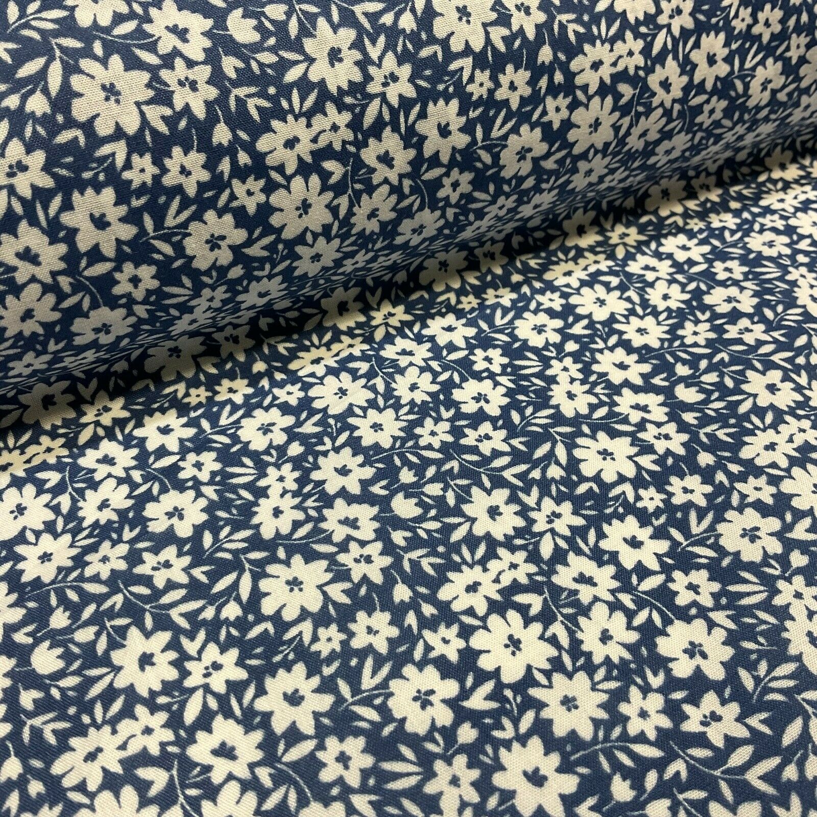 Small Floral ditsy Poly cotton printed lightweight fabric M1615