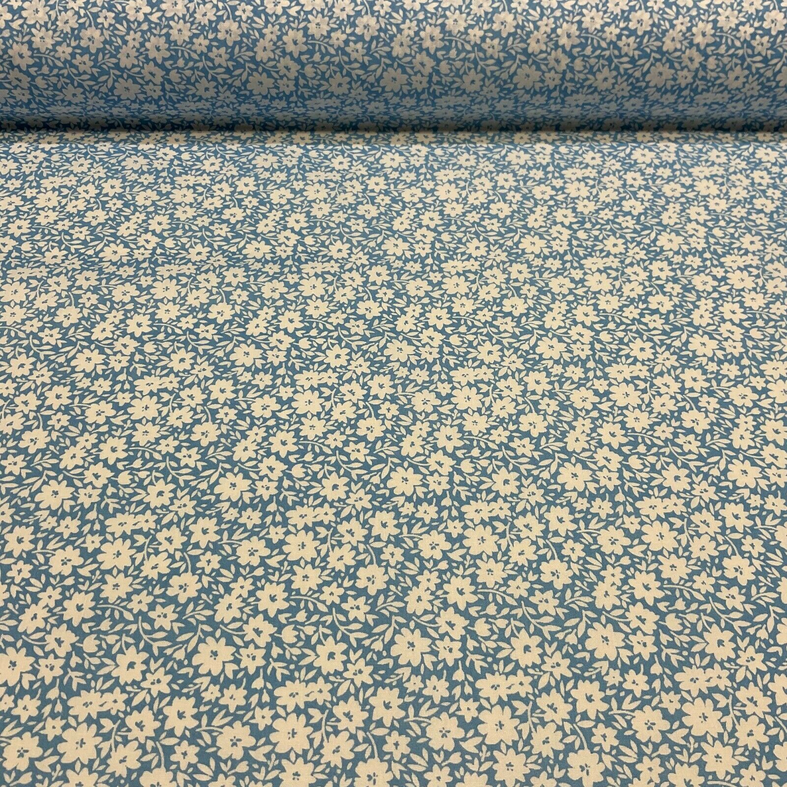 Small Floral ditsy Poly cotton printed lightweight fabric M1615